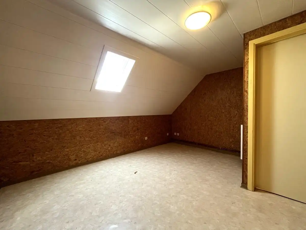 Beselare – Ruime gezinswoning met 4 slaapkamers en garage foto 9