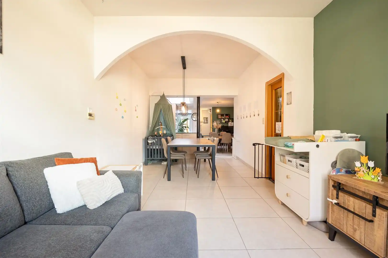 Verrassend ruime woning met 7 slaapkamers en tuin. foto 5