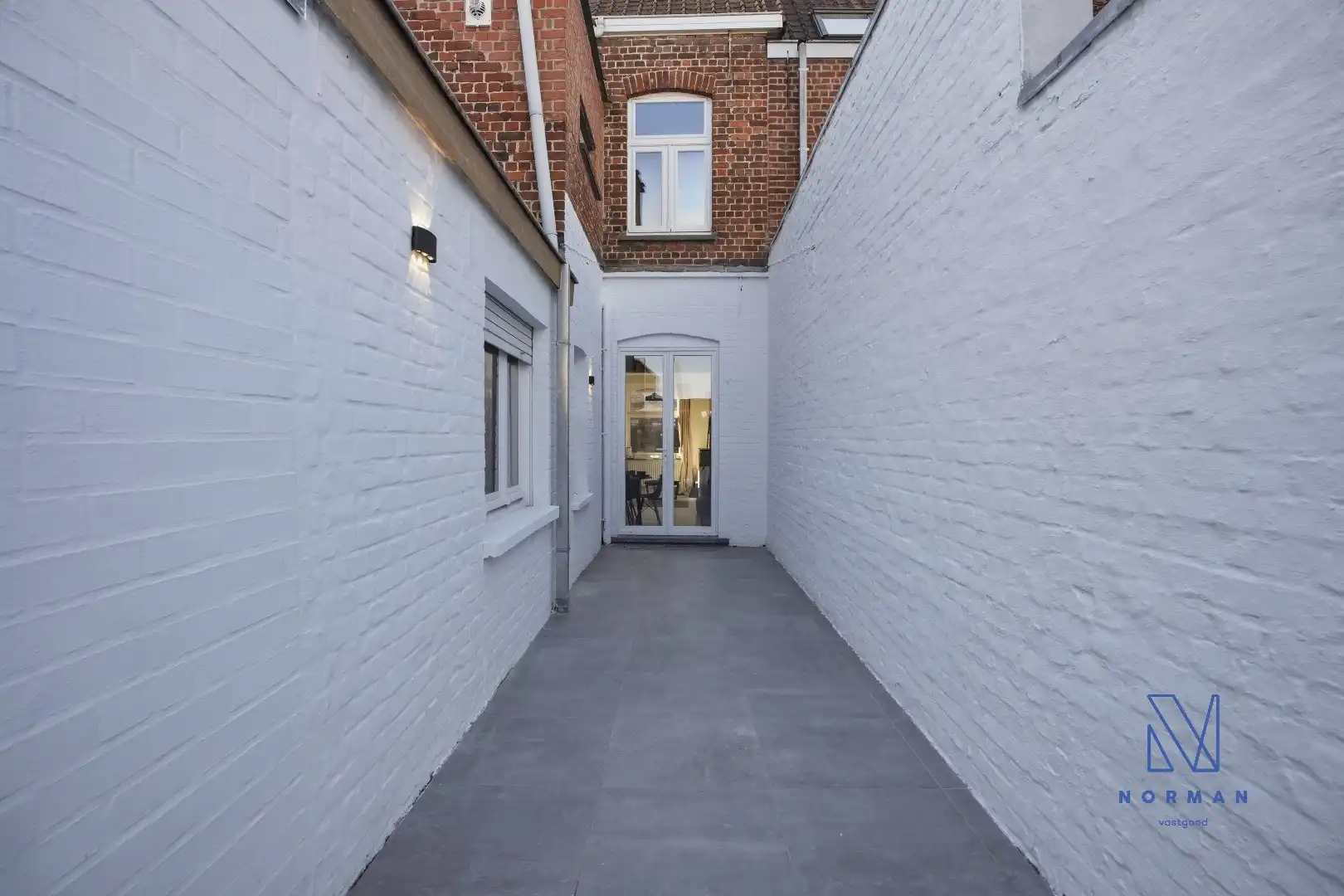 Volledig gerenoveerde woning te koop in het centrum van Ingelmunster met 3 slaapkamers. foto 24