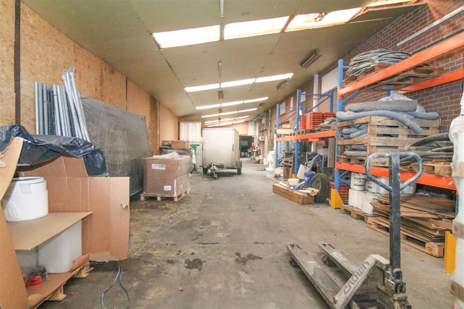 bedrijfsgebouw met kantoren foto 14