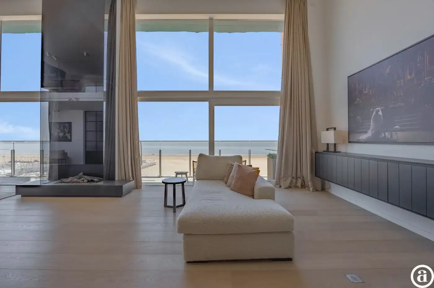 Exclusieve mezzanine met panoramisch zeezicht (406m²). foto 17