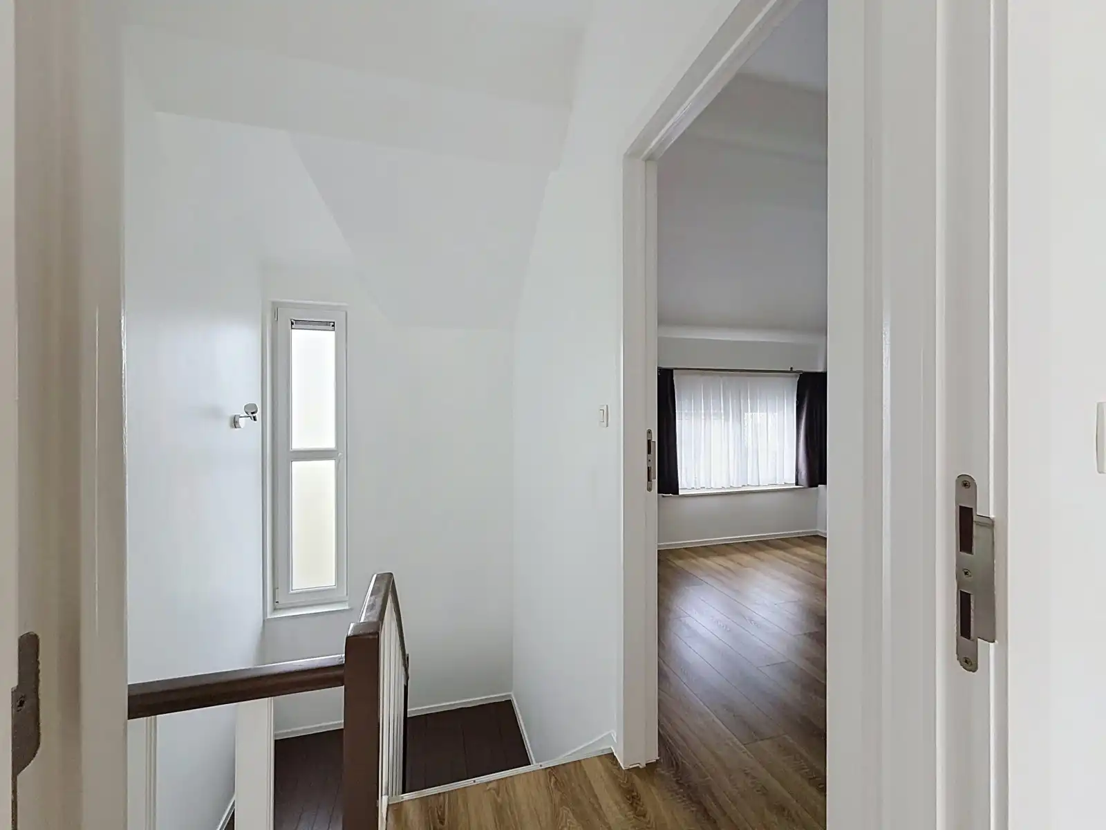 Instapklare gezinswoning met 4 SLPK, 3 Badkamers én Tuin! foto 20