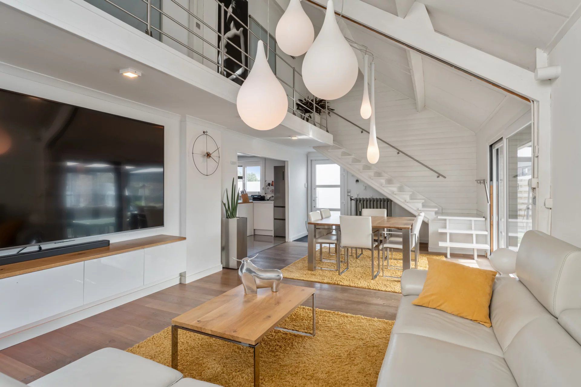 Unieke woning in Stal foto 3