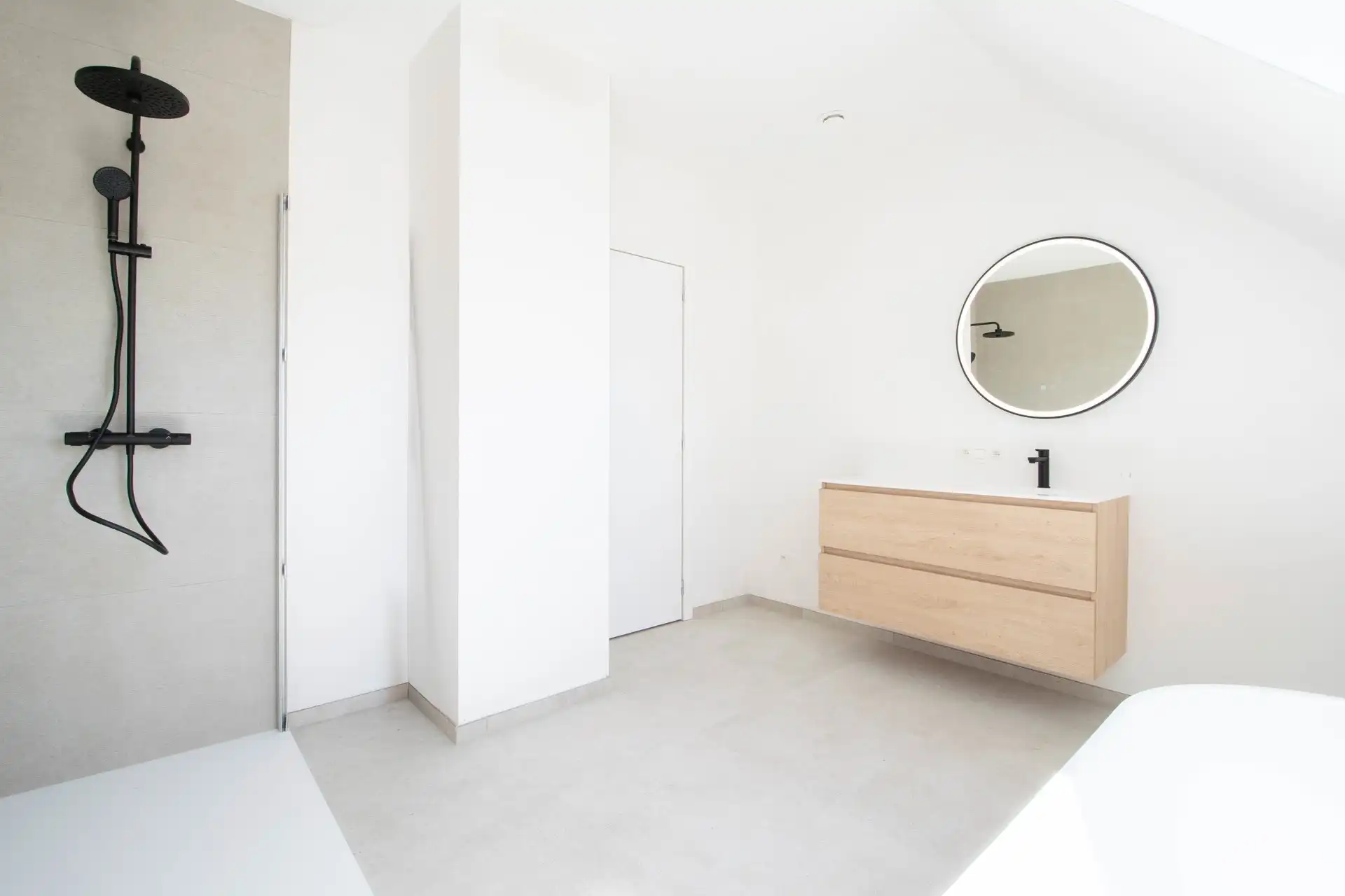 Ruim dakappartement met 2 grote slaapkamers en terras met panoramisch uitzicht (131m²) foto 8