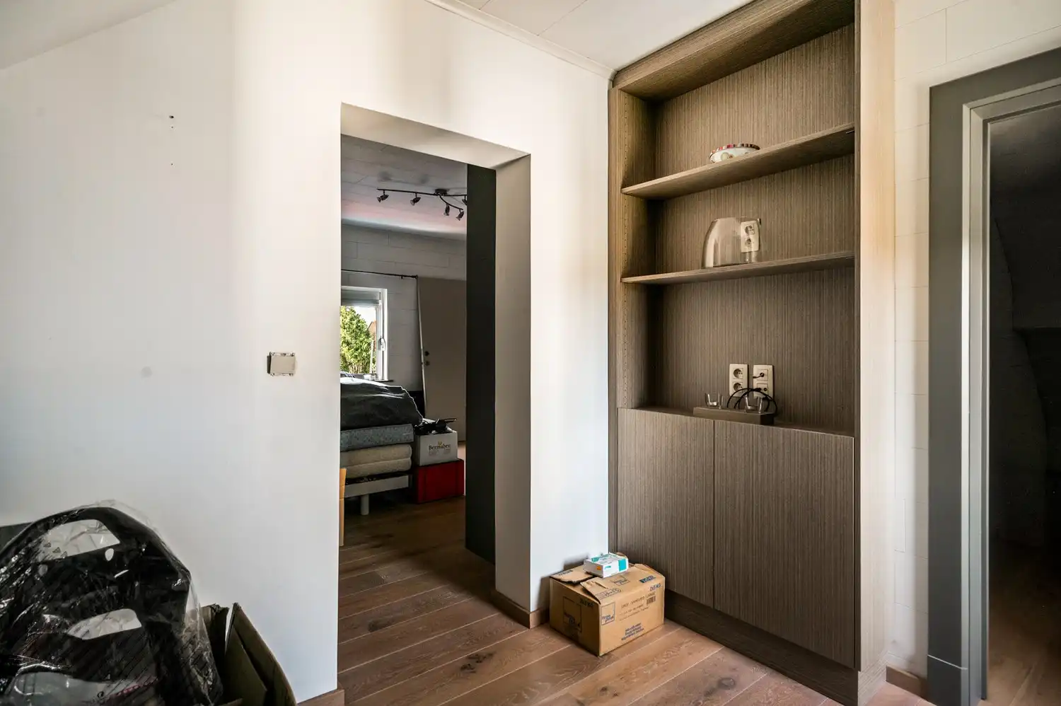 Woning met 2 slpkrs en bijgebouw met veel potentieel foto 12