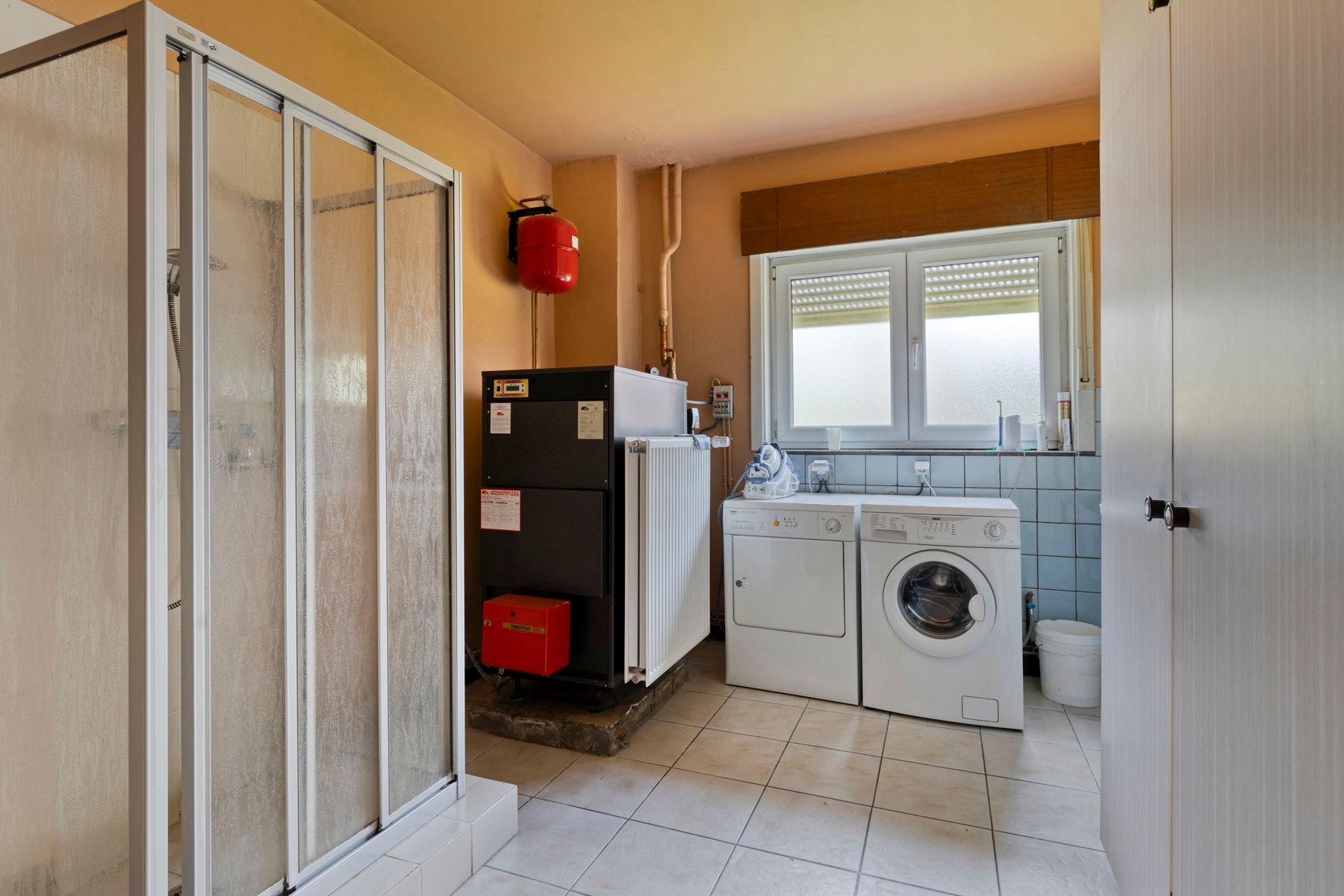 Te renoveren woning in het groene Ramsel. foto 11