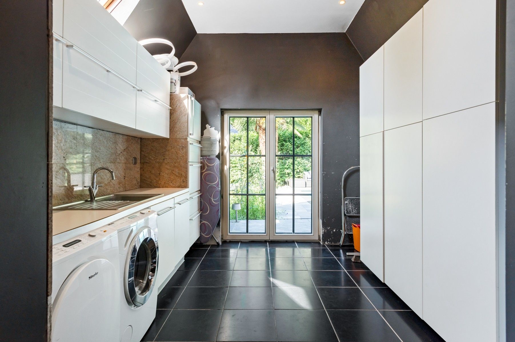 Charmante en ruime villa met zwembad foto 21