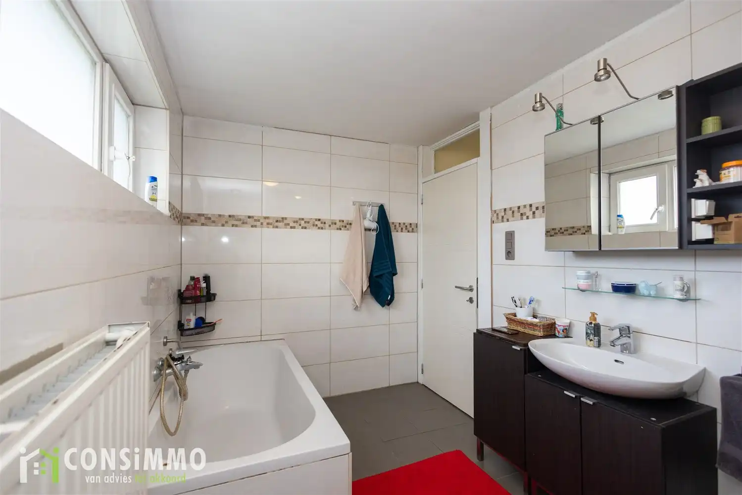 Ruime vrijstaande woning met 5 slaapkamers in Genk foto 15