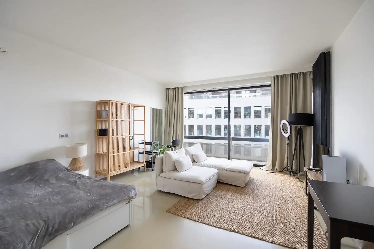 Instapklare en gemeubelde studio te koop in Antwerpen op de 7e verdieping van een verzorgd gebouw aan het Stadspark foto 12