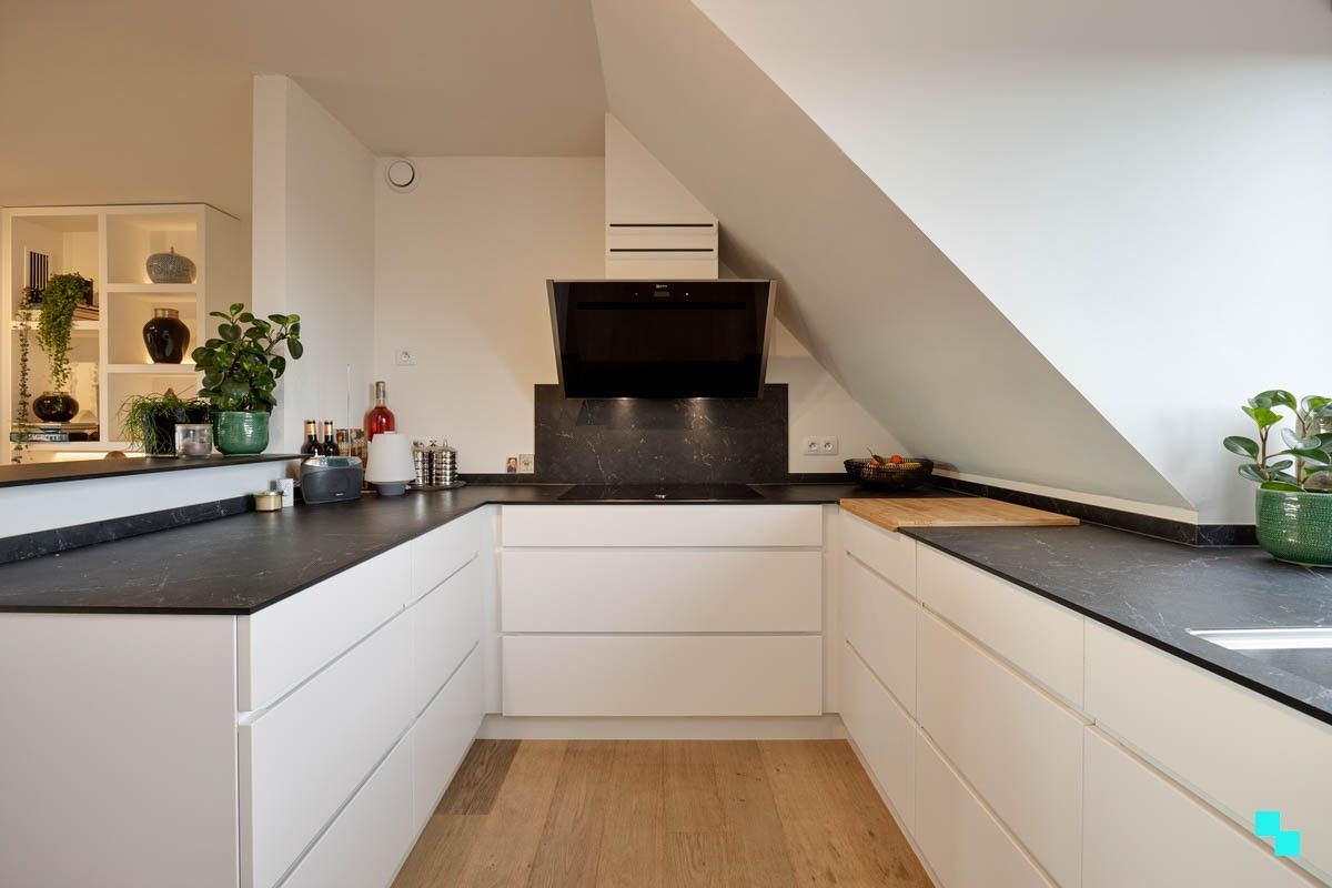 Kwalitatief afgewerkt duplex appartement in hartje Lichtervelde foto 6