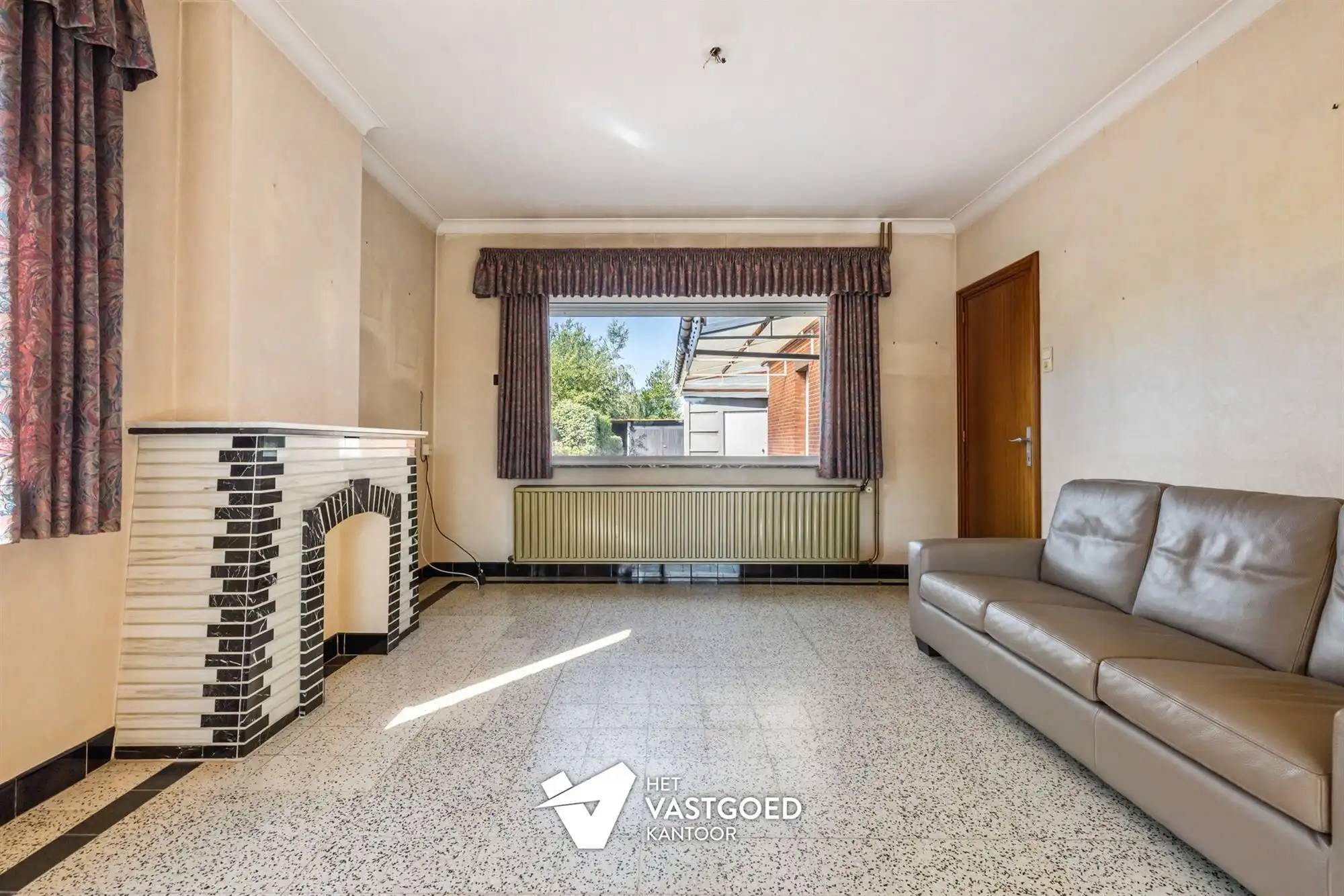 WONING MET POTENTIEEL (155M²) MET 3 SLAAPKAMERS EN GARAGE OP EEN PERCEEL VAN 12 ARE TE TESSENDERLO foto 4