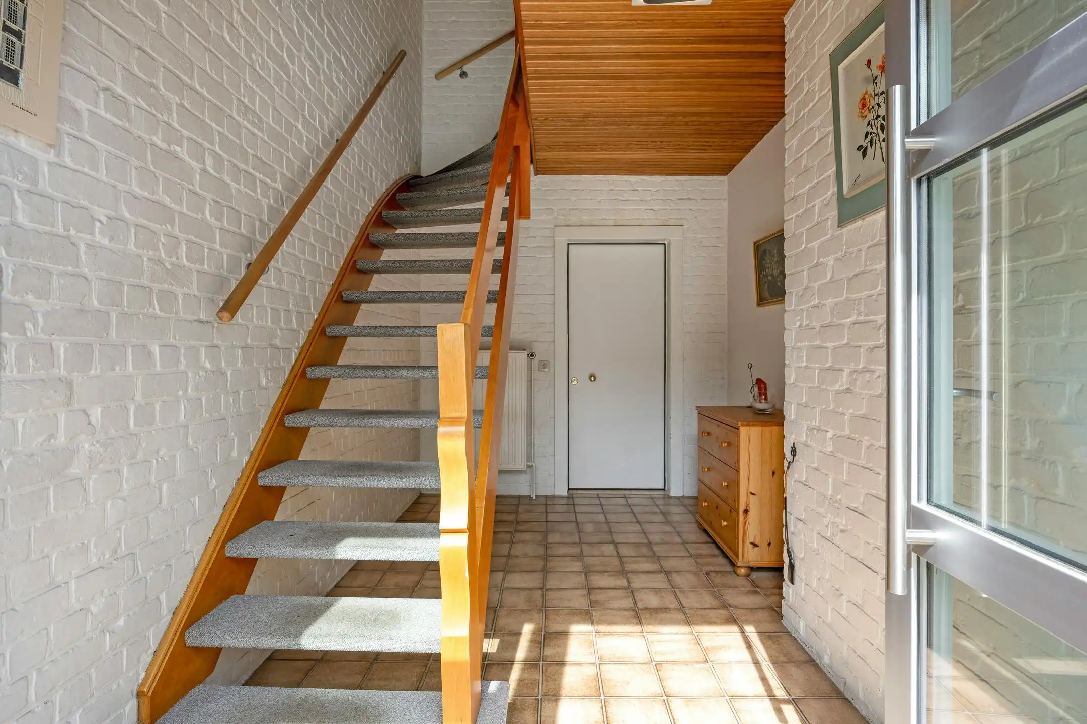 Appartement met 2 slaapkamers en garage te koop in Merksem foto 2