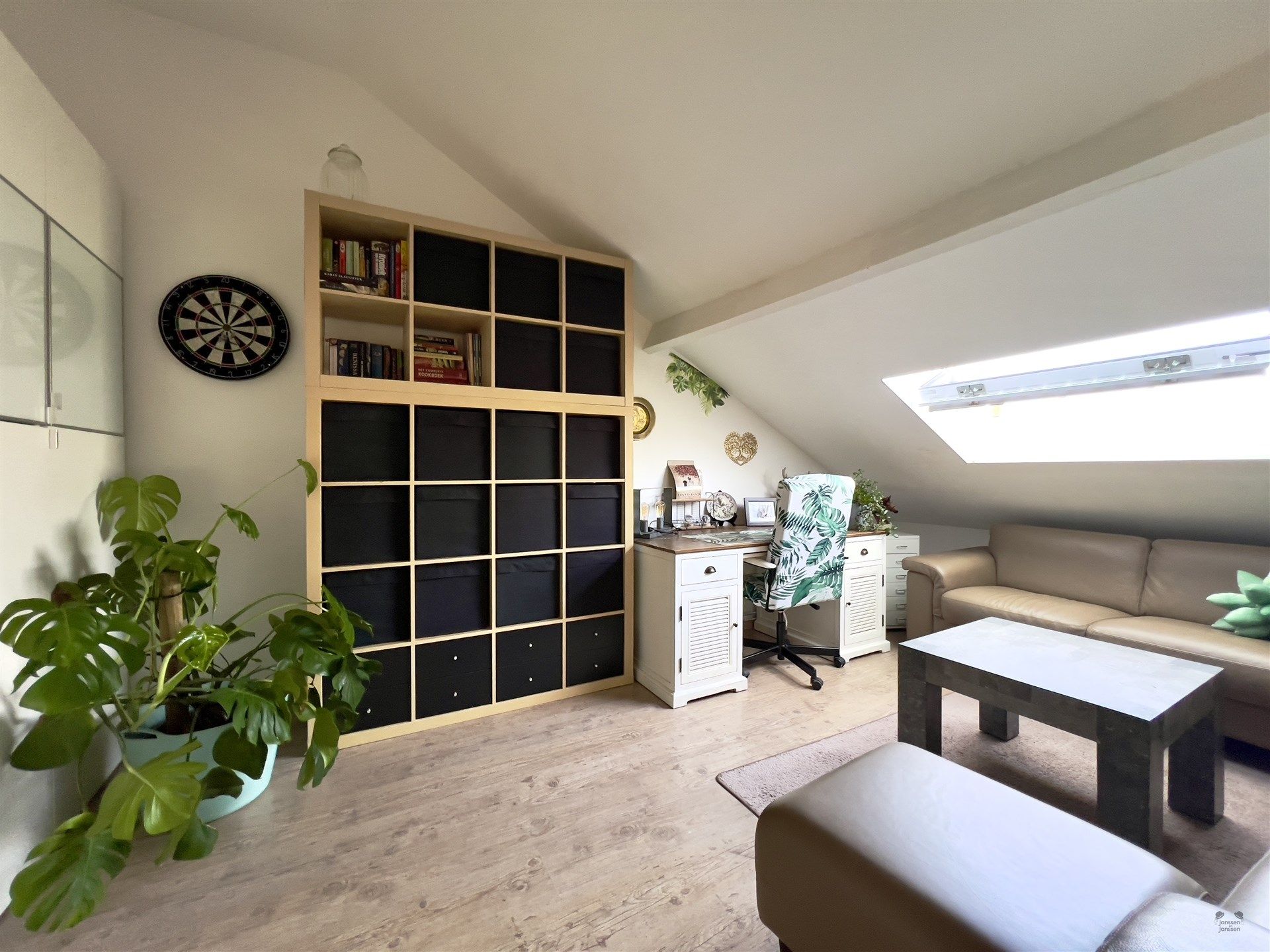 Ruime, Instapklare woning met zicht op velden in Bredene foto 33