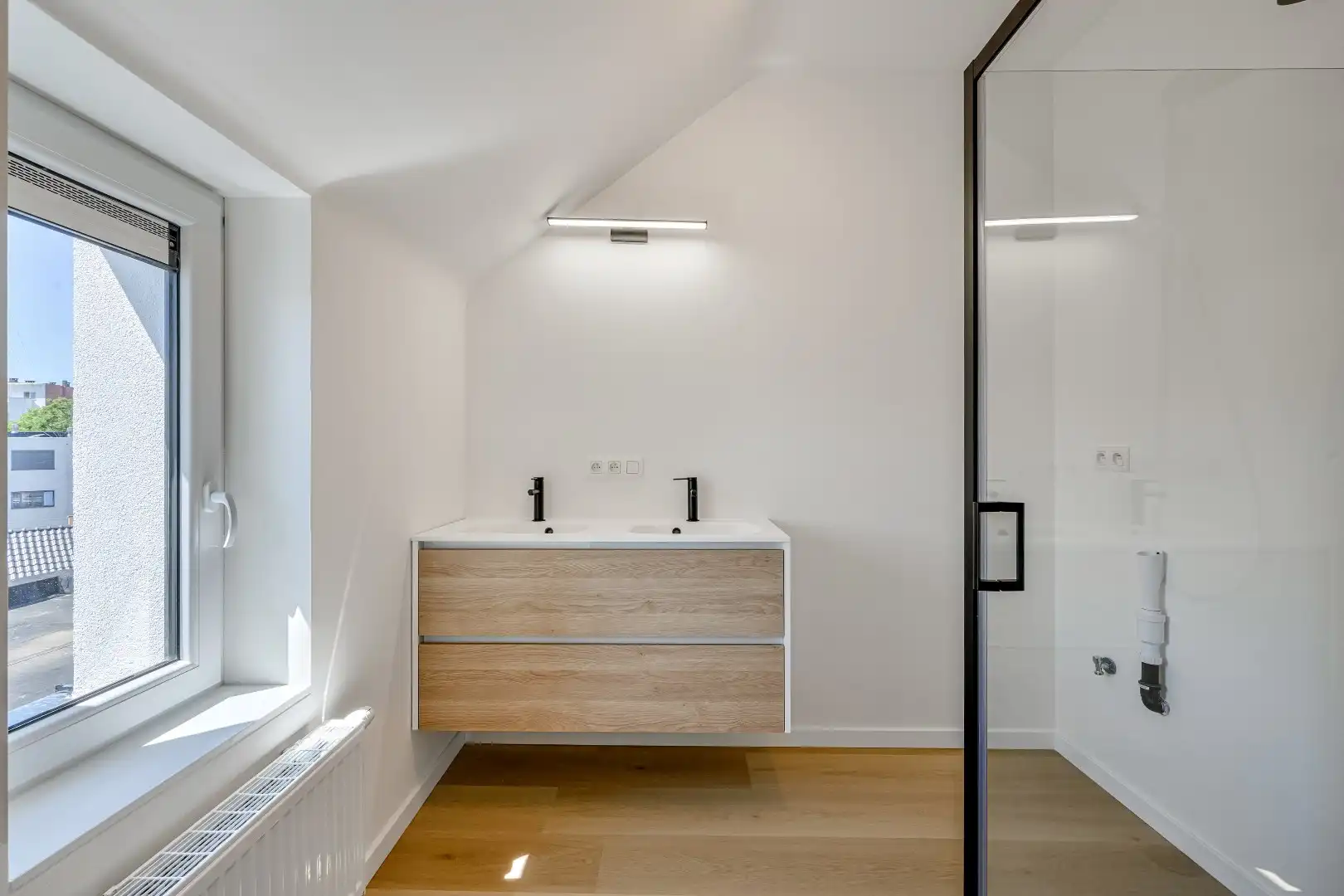 Stijlvol 1 slaapkamerappartement  met terrasje nabij Station Gent-Sint-Pieters foto 5