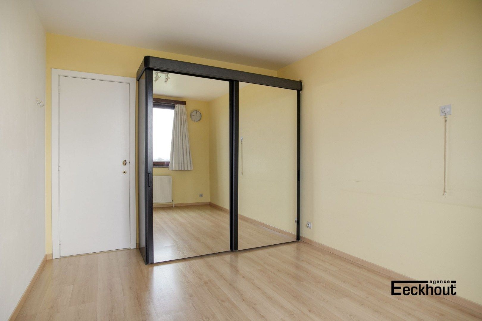 Ruim appartement met terras en open zicht in Bredene foto 12