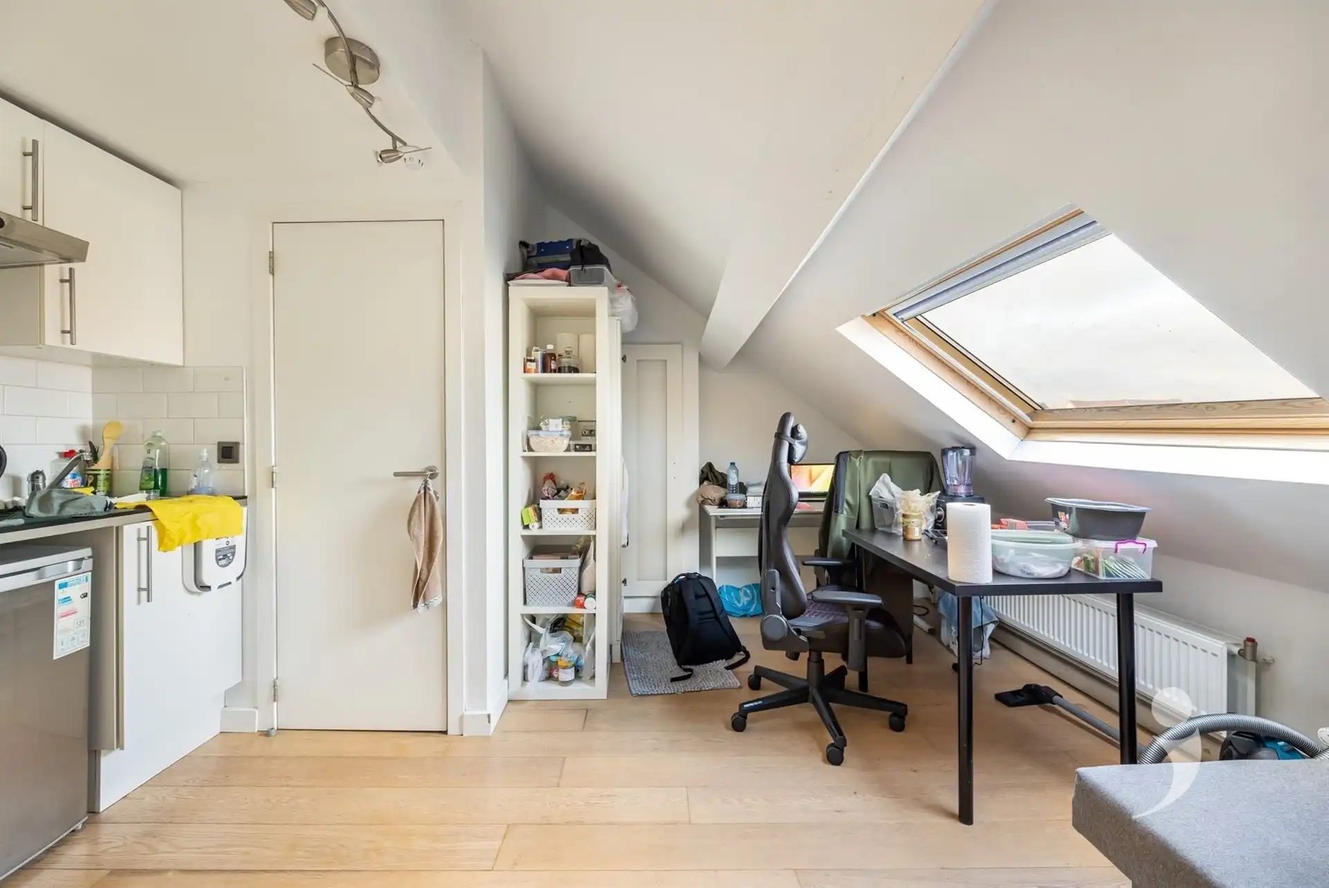 Opbrengsteigendom met handelspand, studio en 6 studentenkamers in Leuven foto 13
