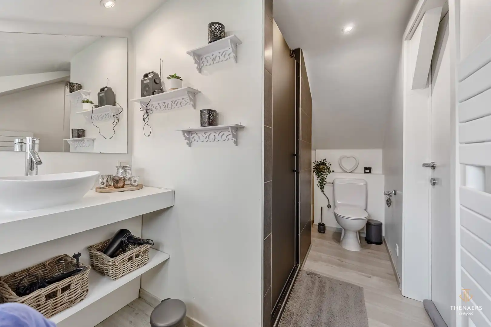 Karaktervolle hoevewoning met 3 slaapkamers, gezellige binnenkoer en tuin op een perceel van 370 m². foto 25