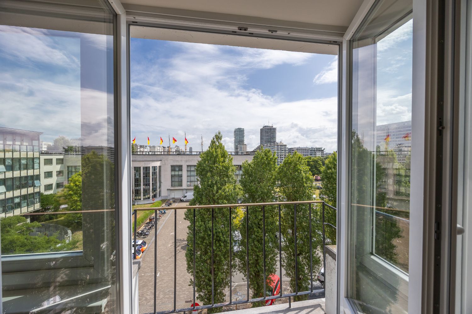 Gerenoveerd appartement met open zicht! foto 22