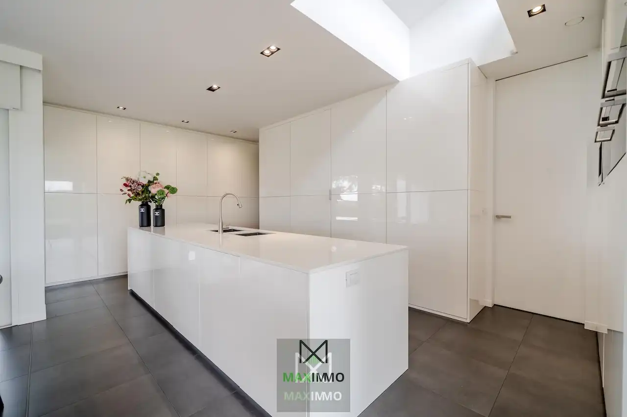 Exclusieve Villa met Loods 360 m² en Zicht op de Kemmelberg foto 9