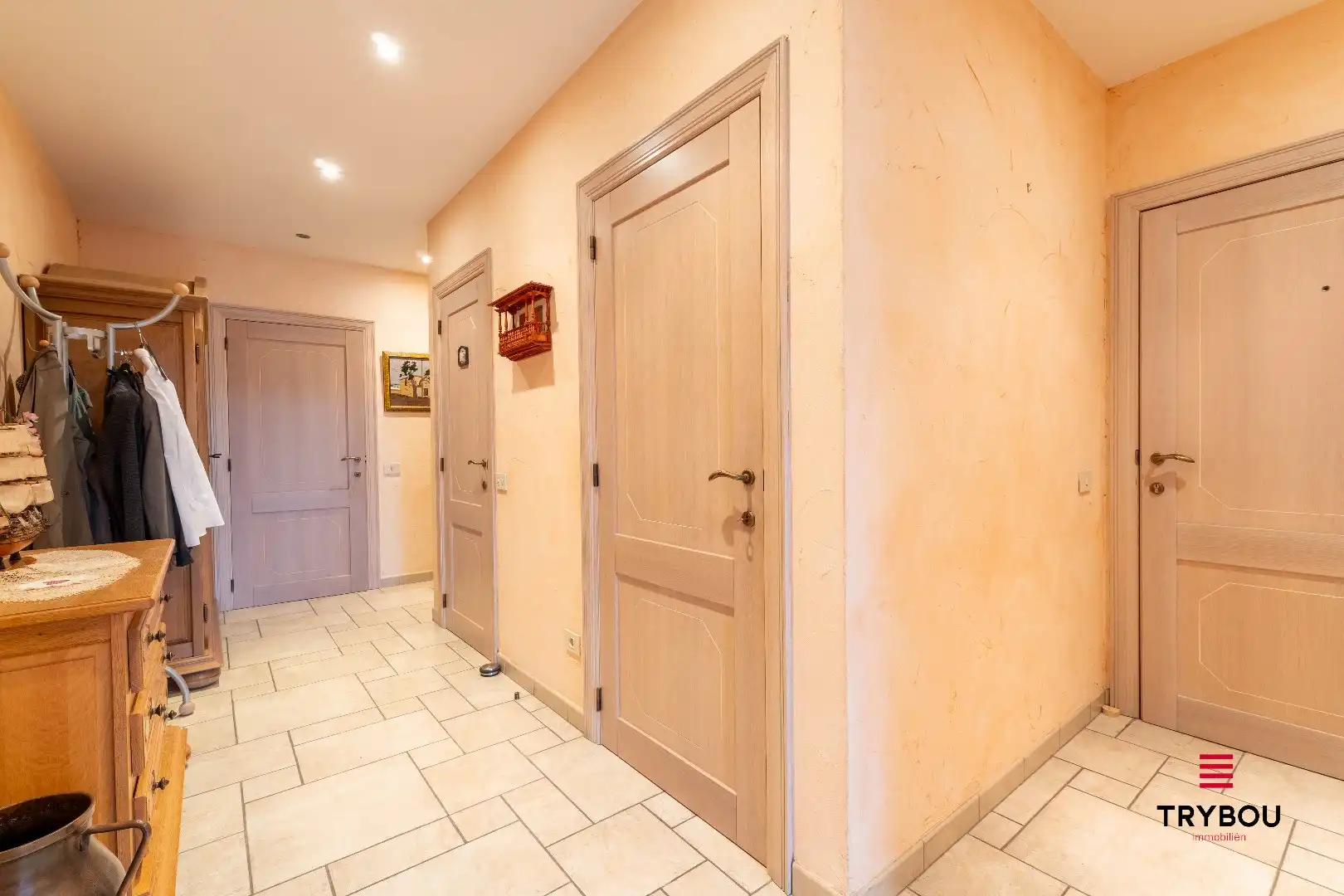 Ruim woon-appartement (120m²) met zicht op de Markt van Houthulst foto 3