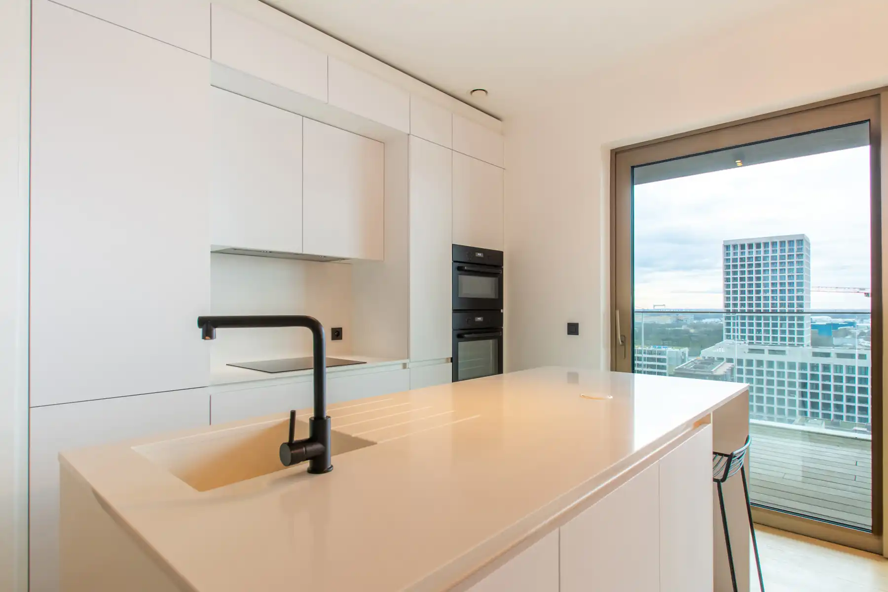 Ongemeubeld 2 slaapkamer appt. met zicht op de Schelde foto 5