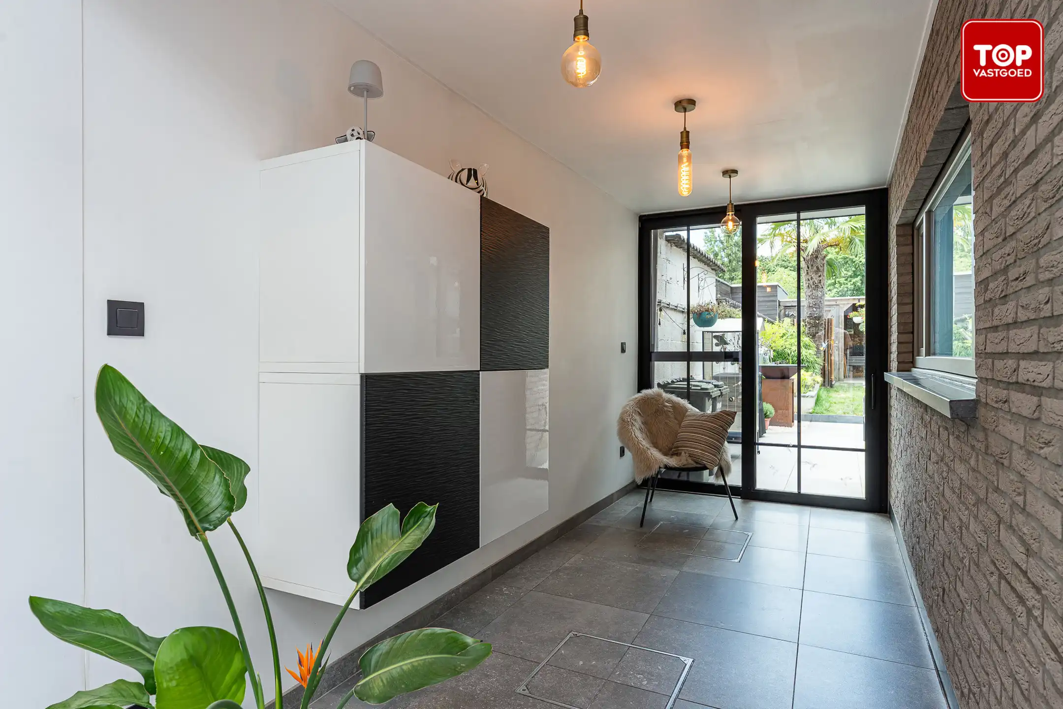 Instapklare woning met mooi aangelegde tuin.  foto 8