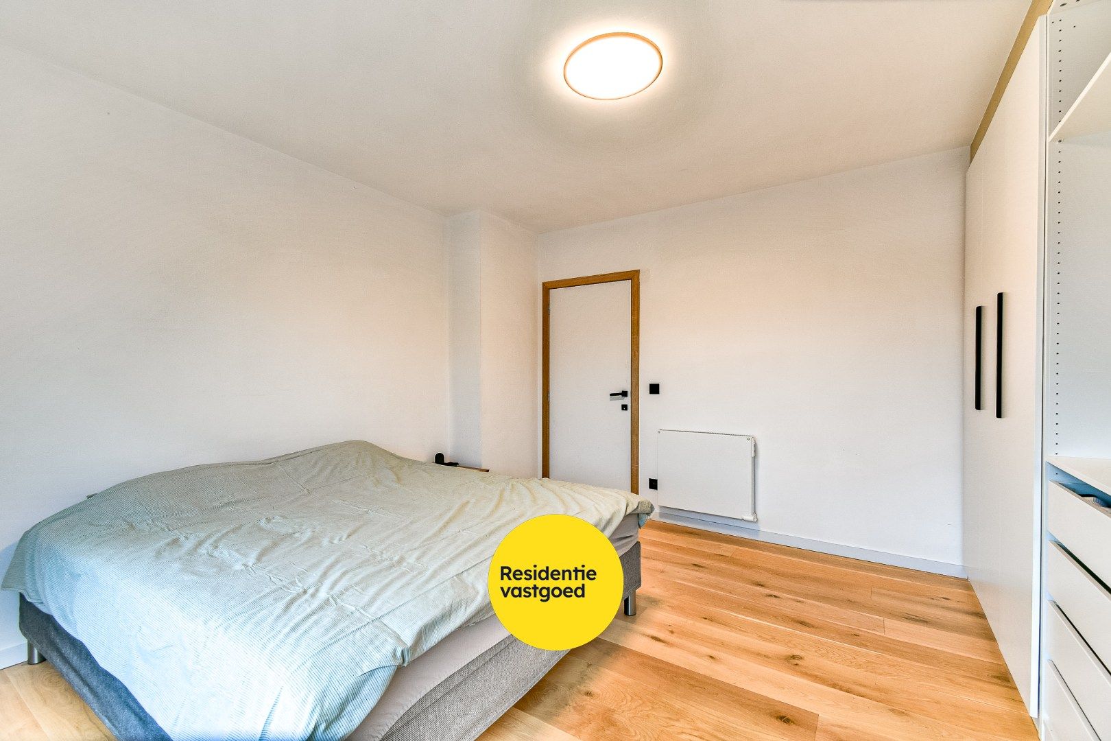 Volledig gerenoveerde halfopen woonst foto 10