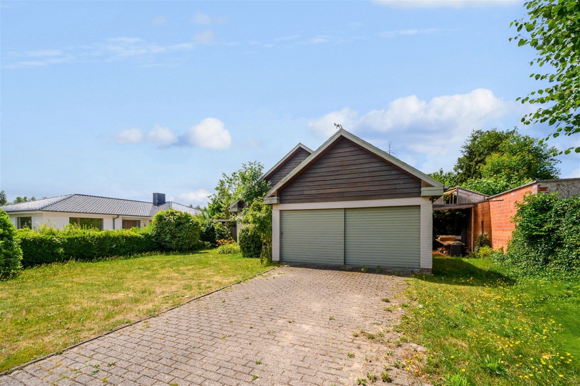 Te renoveren woning met veel potentieel op perceel van 1443m² foto 3