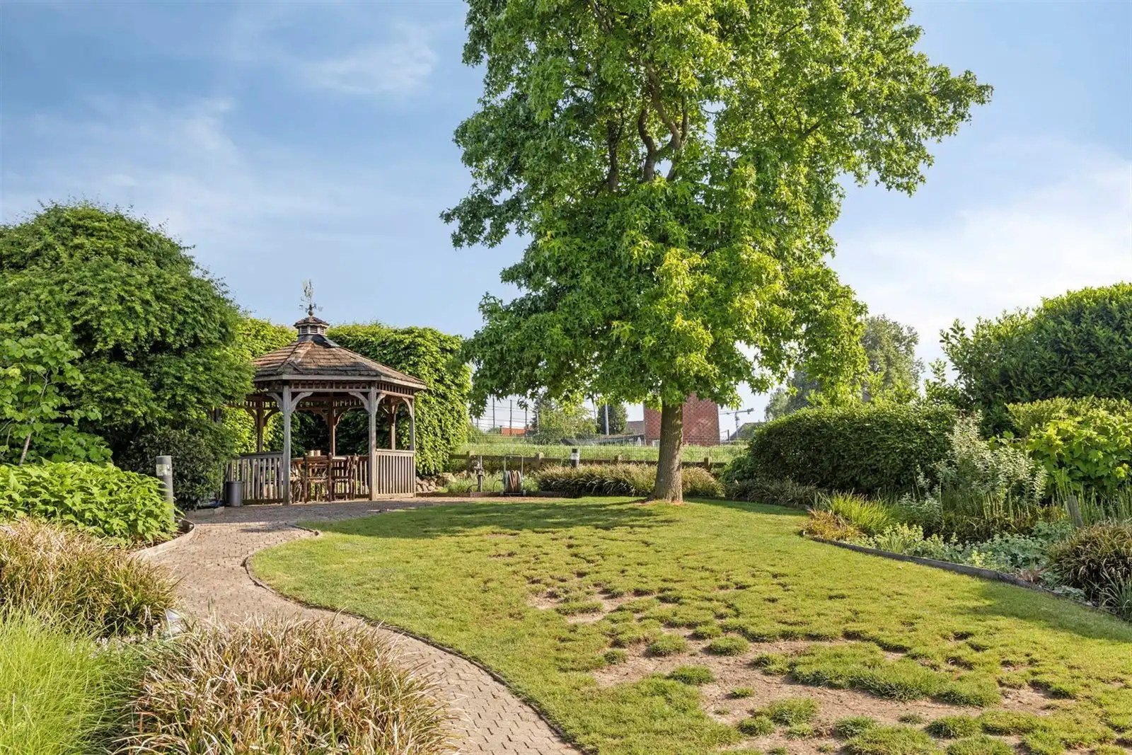 Gerenoveerde villa (450m²) met 4 à 5 slaapkamers op 17a 05ca foto 32