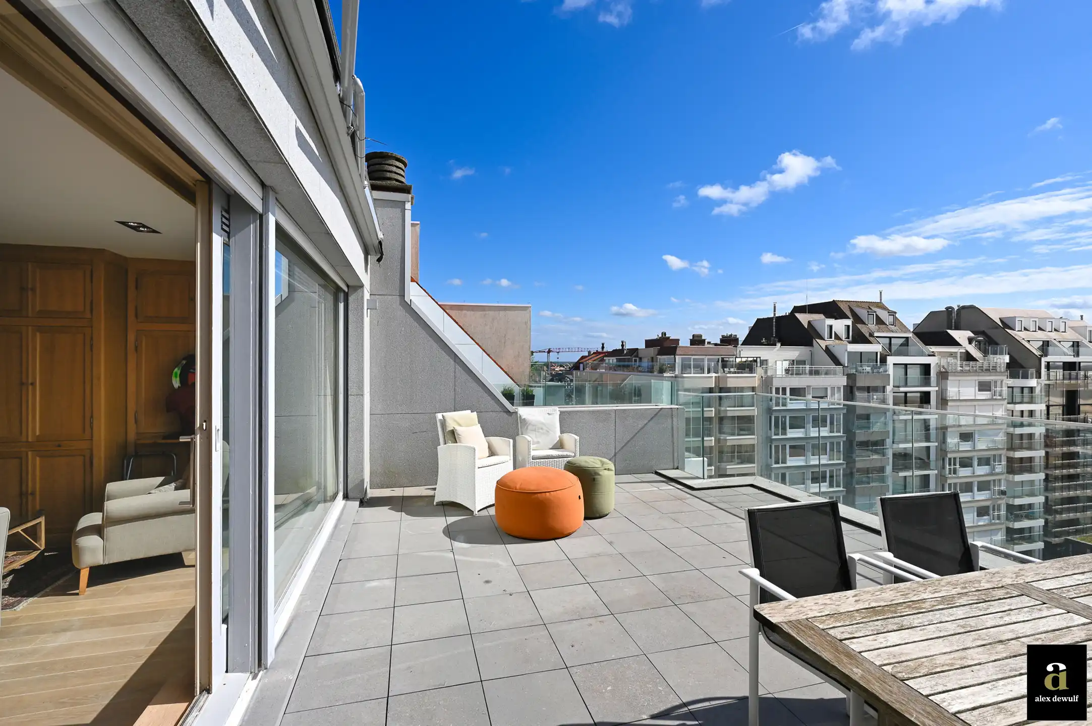 Uitzonderlijk penthouse met frontaal zeezicht, gelegen aan de zonnige zijde van het Rubensplein. foto 6