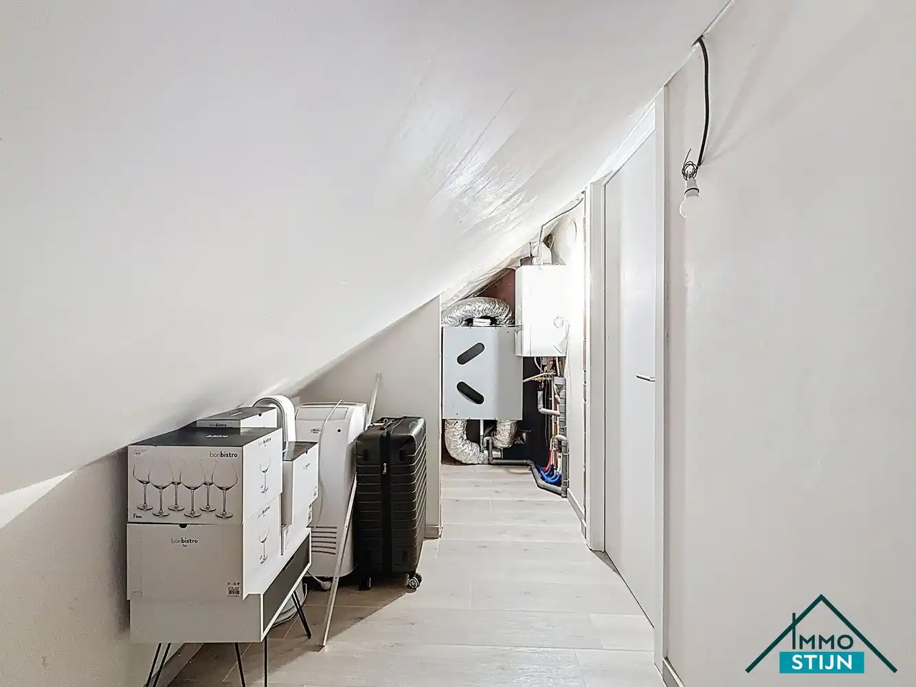 Landelijk gelegen woning met vijf slaapkamers foto 16