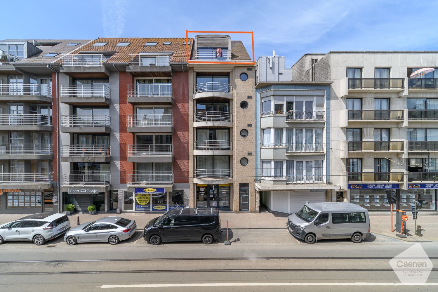 Prachtig gerenoveerd duplex dakappartement vlak bij de zeedijk foto 12