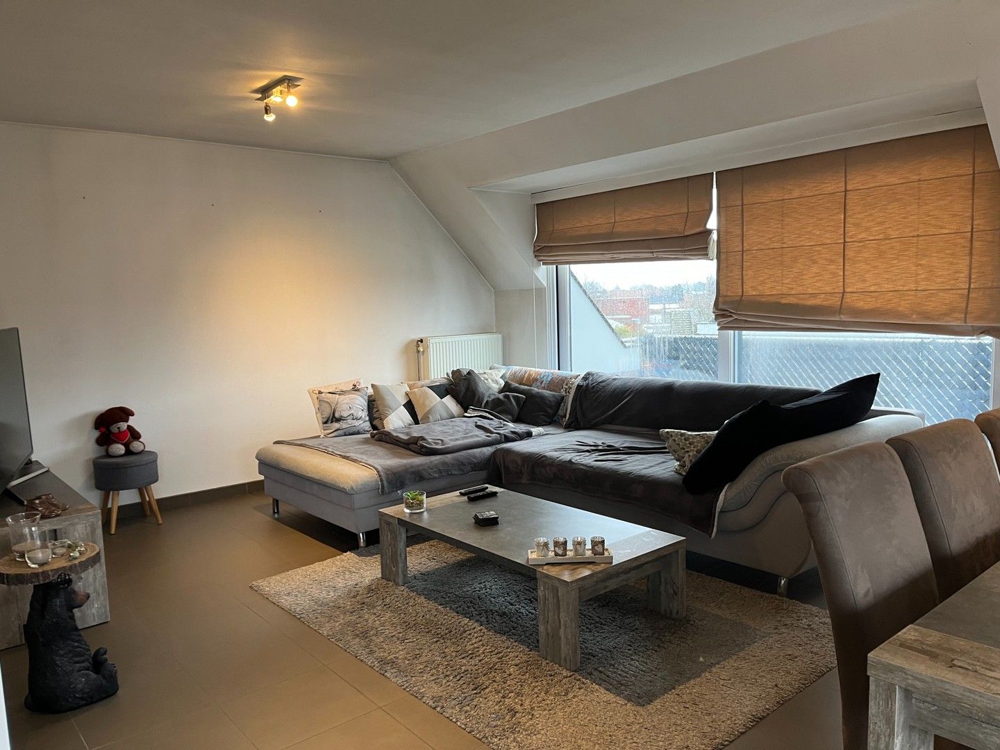 Duplex-appartement met 2 slaapkamers, terras en garage foto {{pictureIndex}}