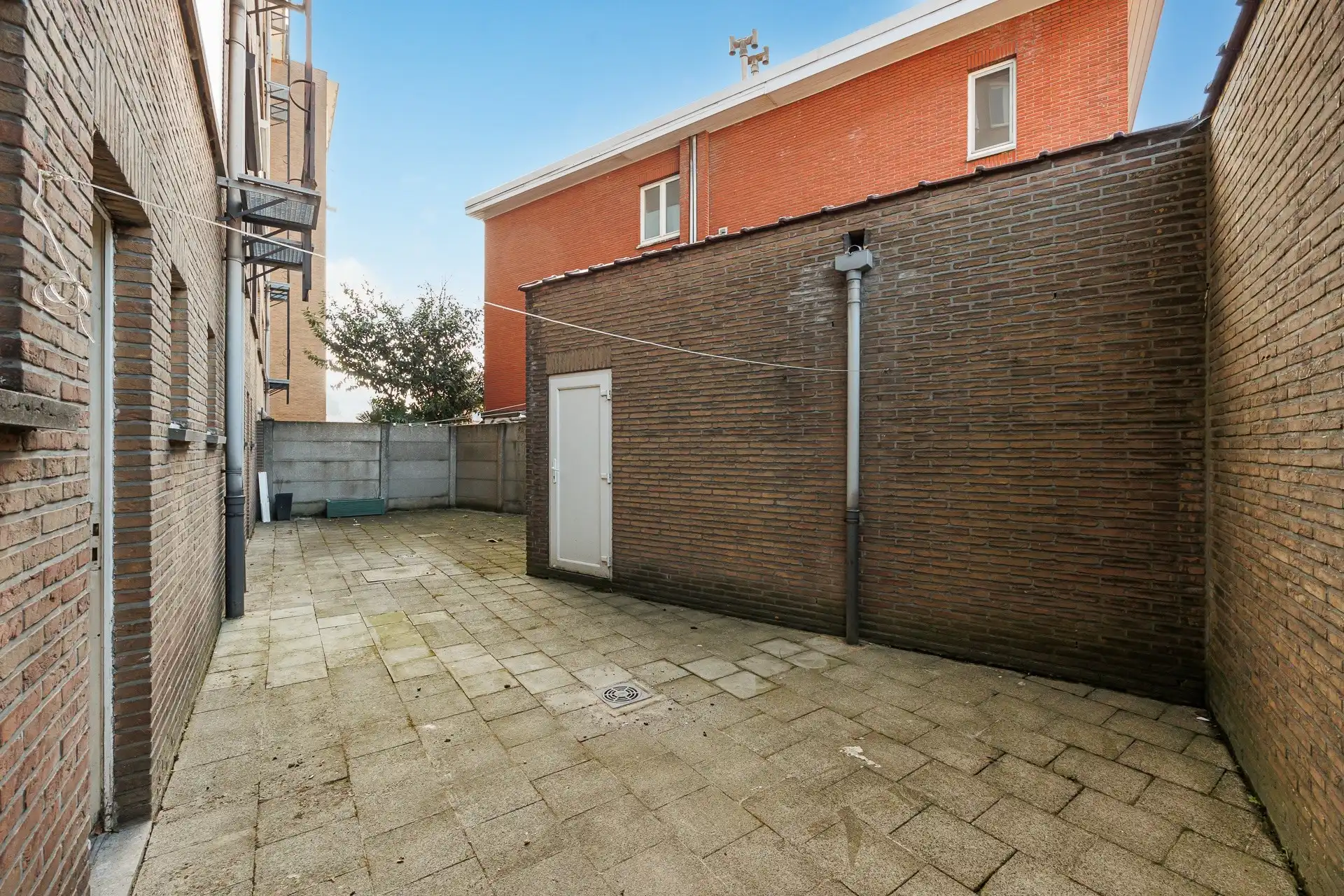 Lichtrijk appartement met garage nabij park Ertbrugge foto 3