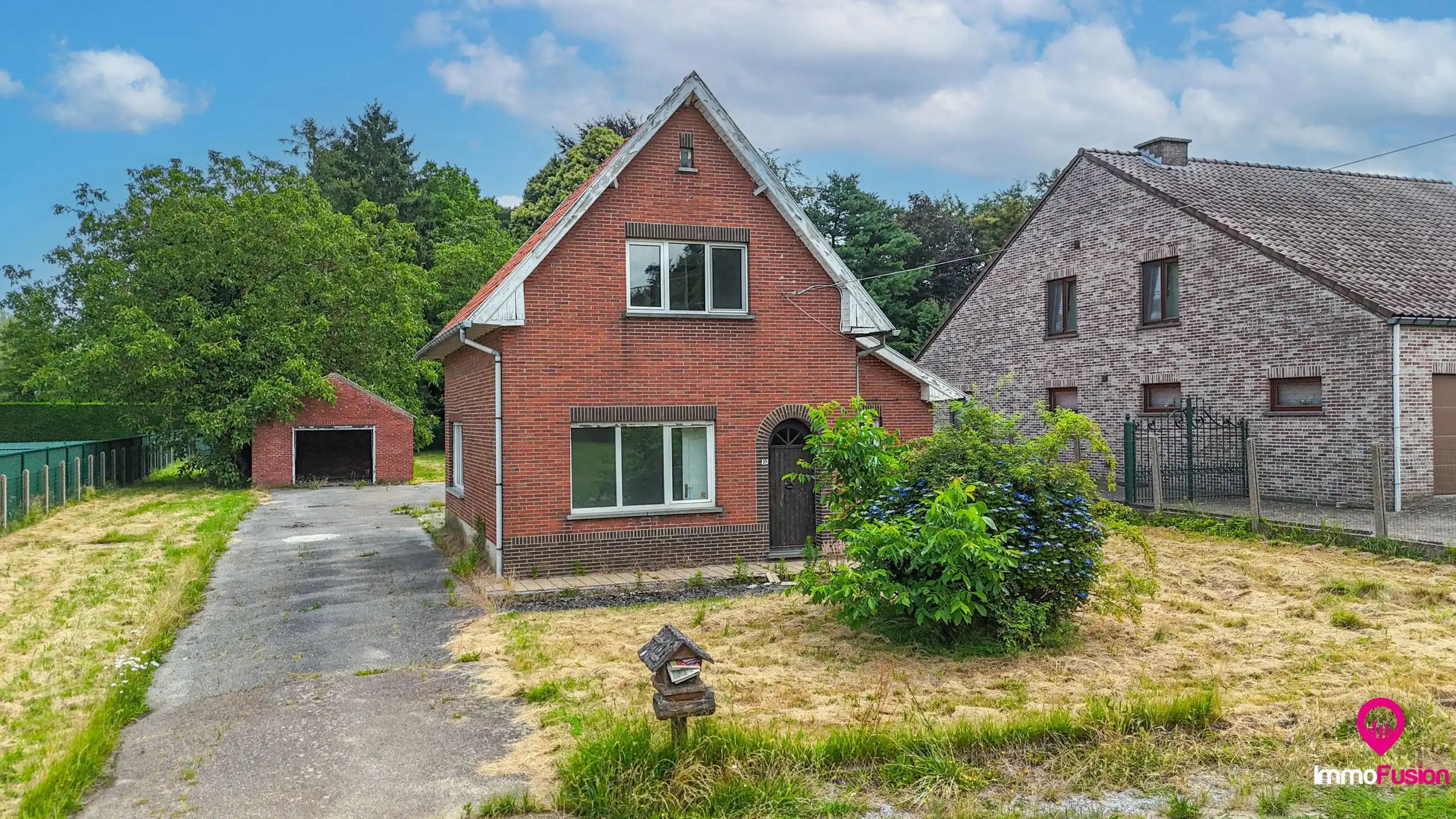 Hoofdfoto van de publicatie: Te renoveren woning op groot perceel te Heusden-Zolder!