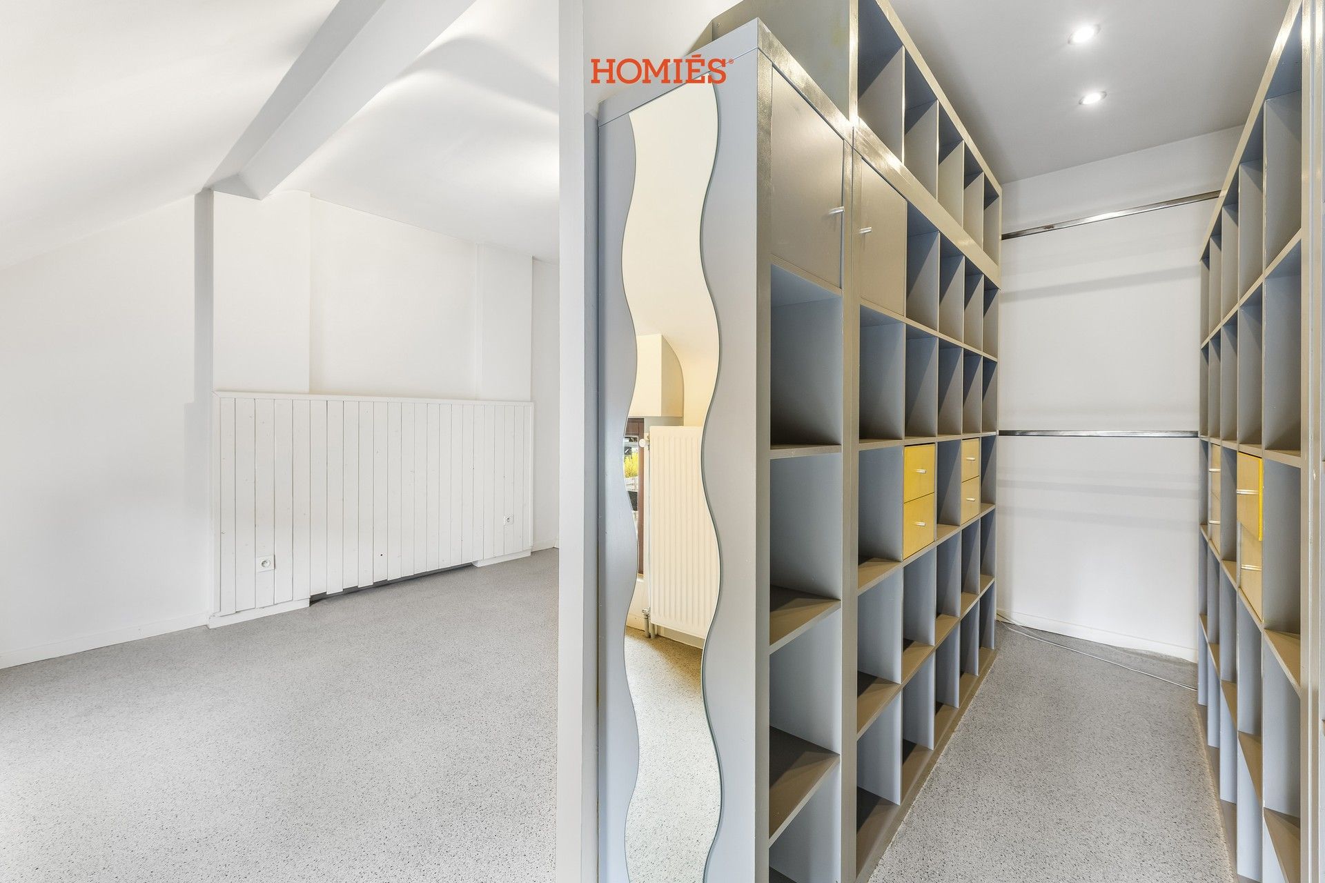 Te renoveren woning met veel potentieel foto 11