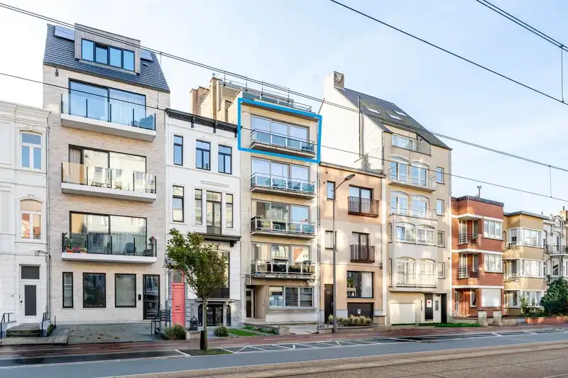 Lichtrijke, instapklare studio met balkon foto 13