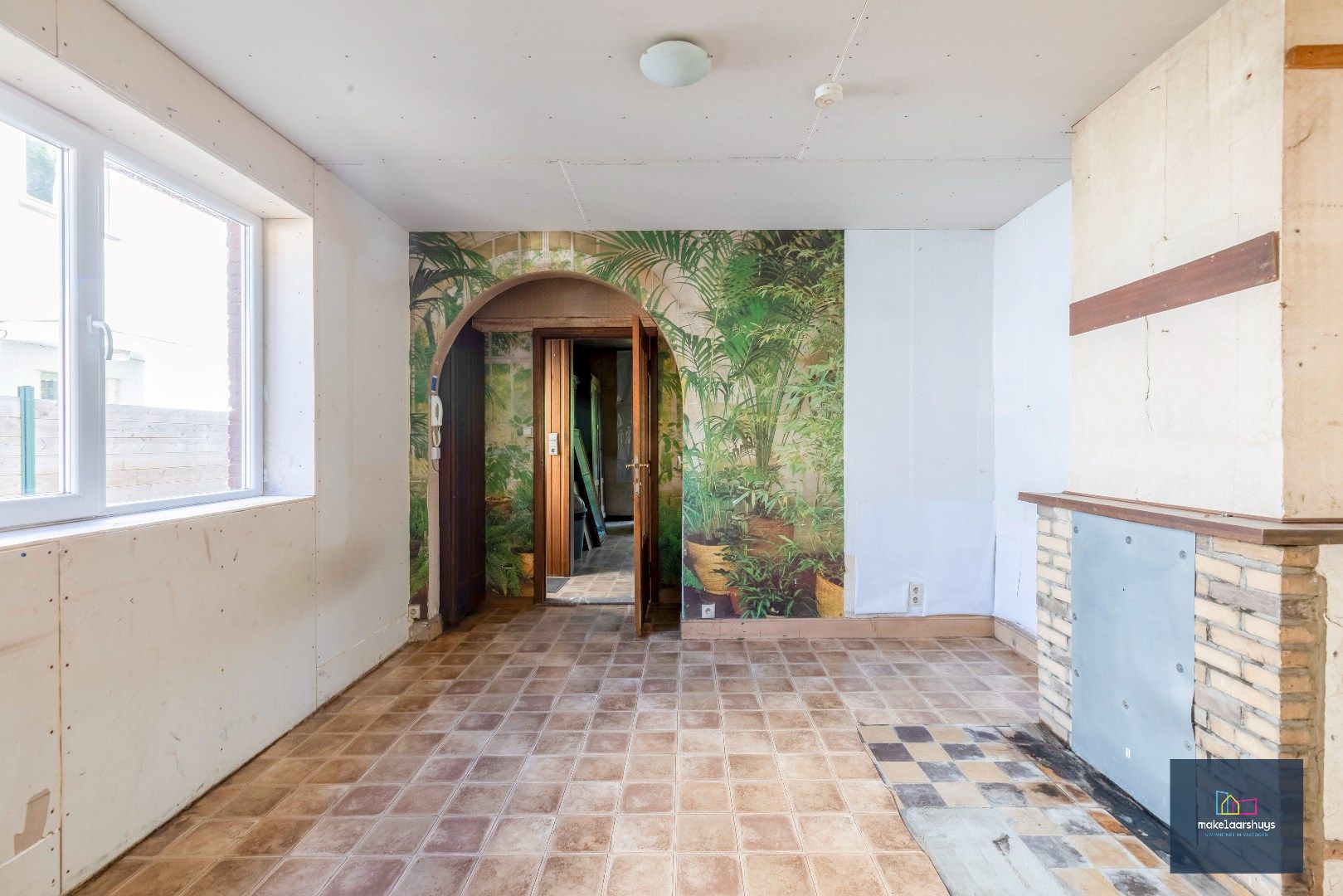 VERKOCHT !!! Residentieel gelegen  te renoveren halfopen bebouwing met tuin  foto 9