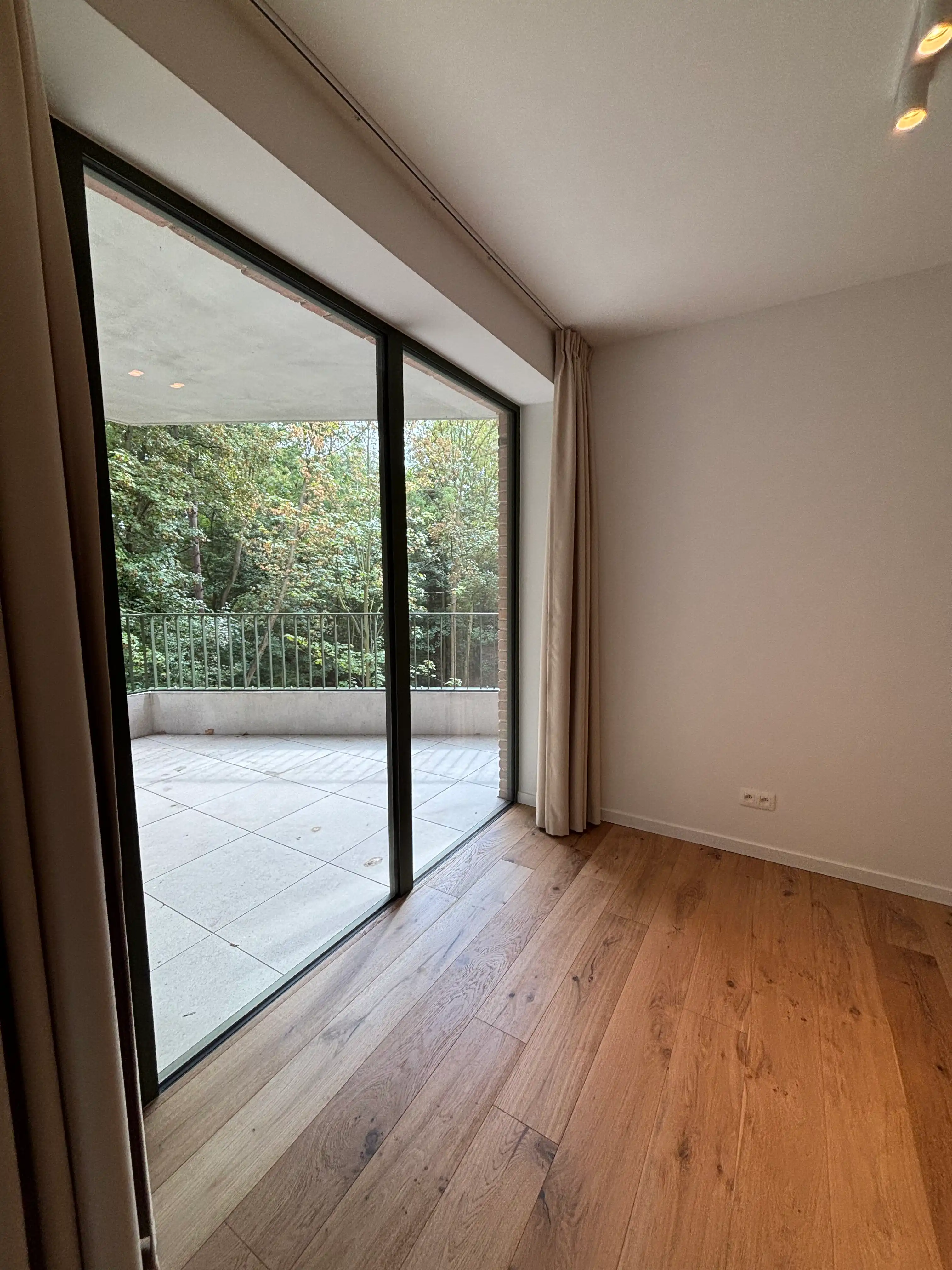 LUXUEUS NIEUWBOUWAPPARTEMENT MET SLAAPKAMER, BUREAU EN RUIM TERRAS foto 6