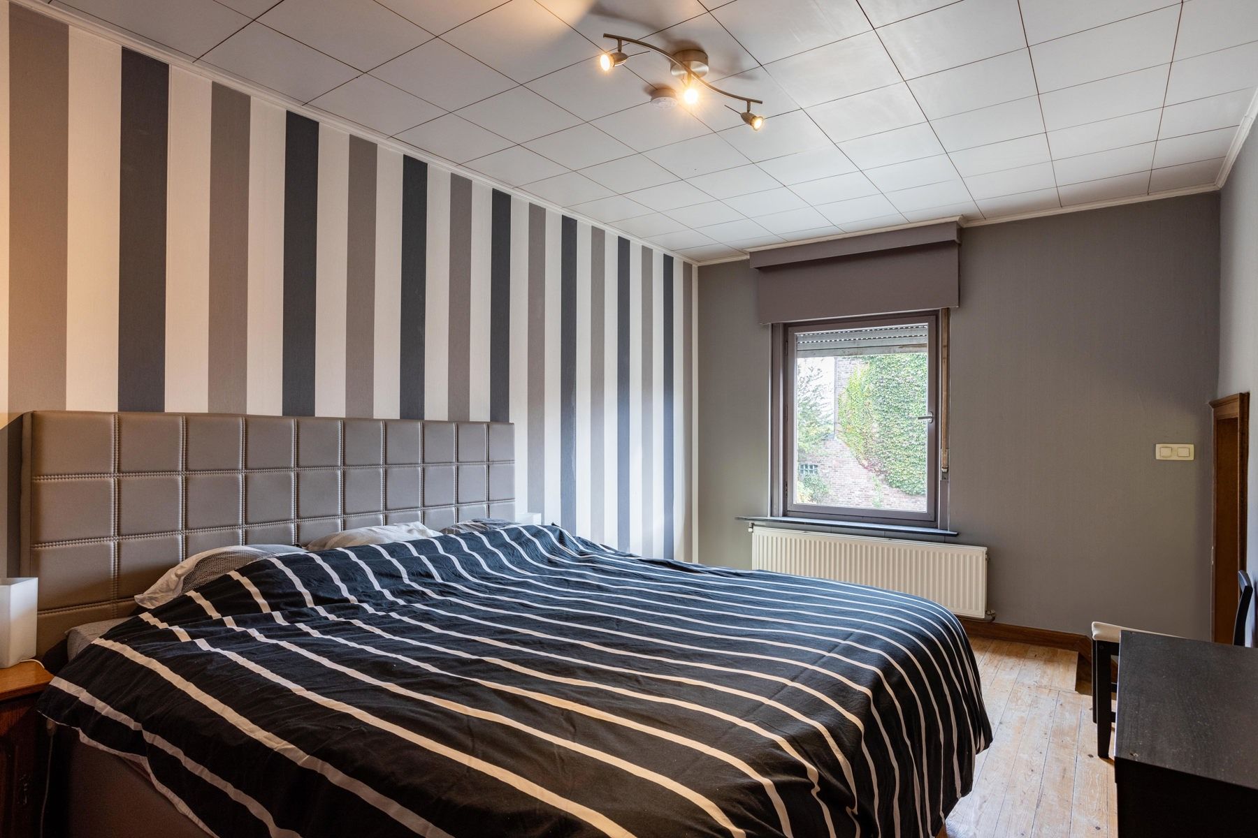 Woning met 3 garages en mogelijkheid tot verkaveling foto 17