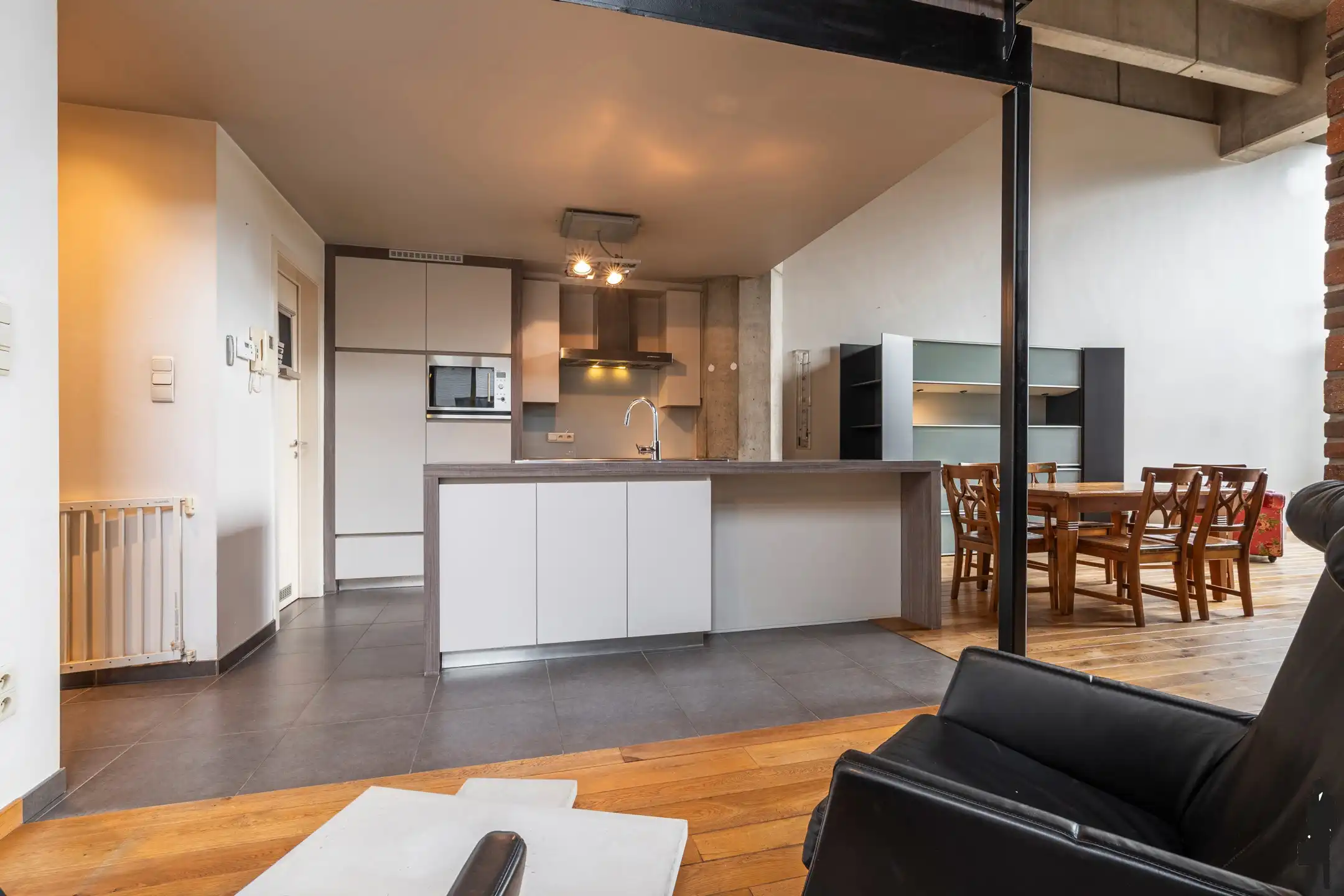 Duplex in loftstijl (182m²) met zicht op de Grote Markt ! foto 6