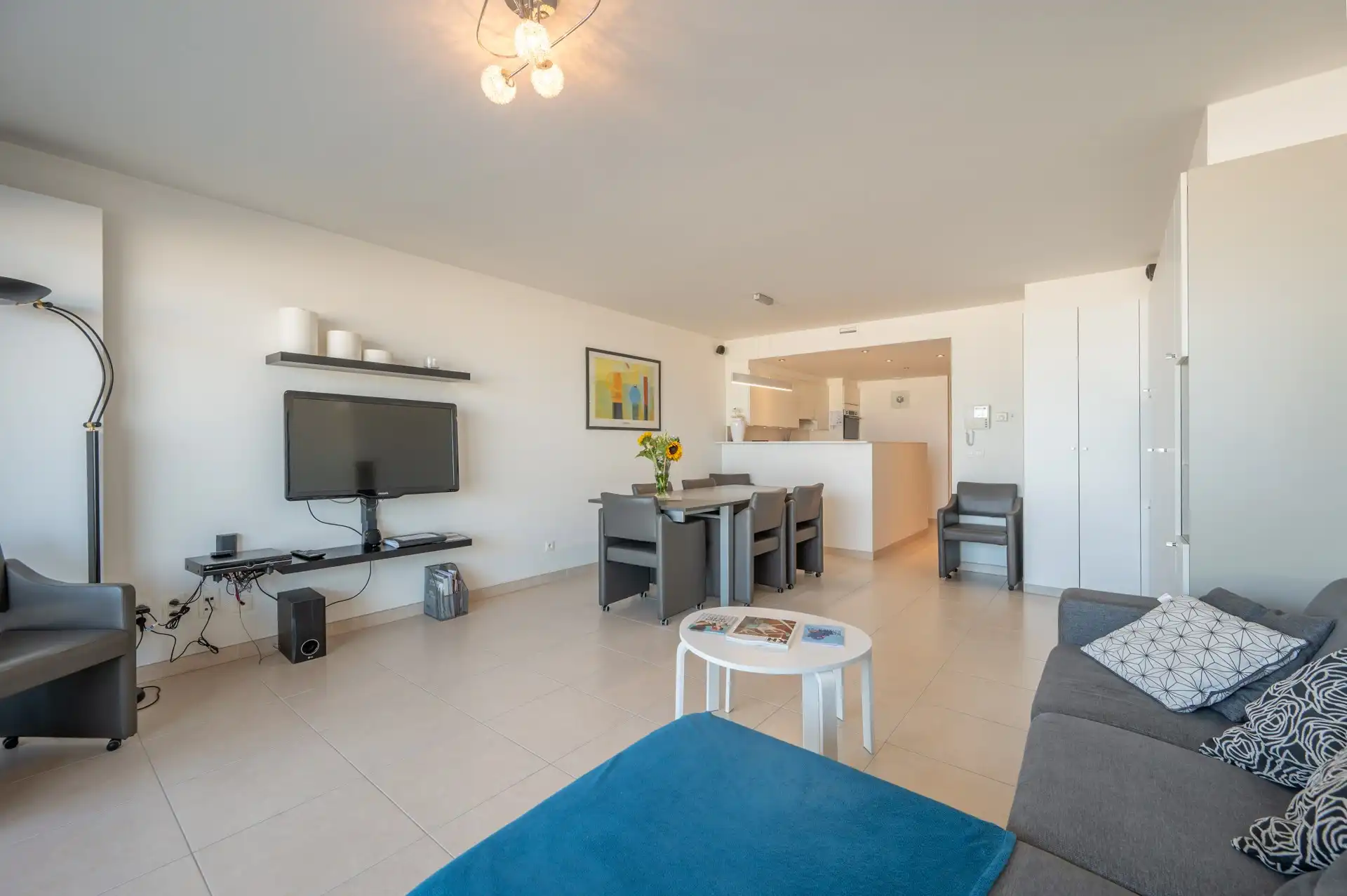 Gemeubeld: prachtig recent appartement met frontaal zeezicht aan de Zeedijk! foto 5