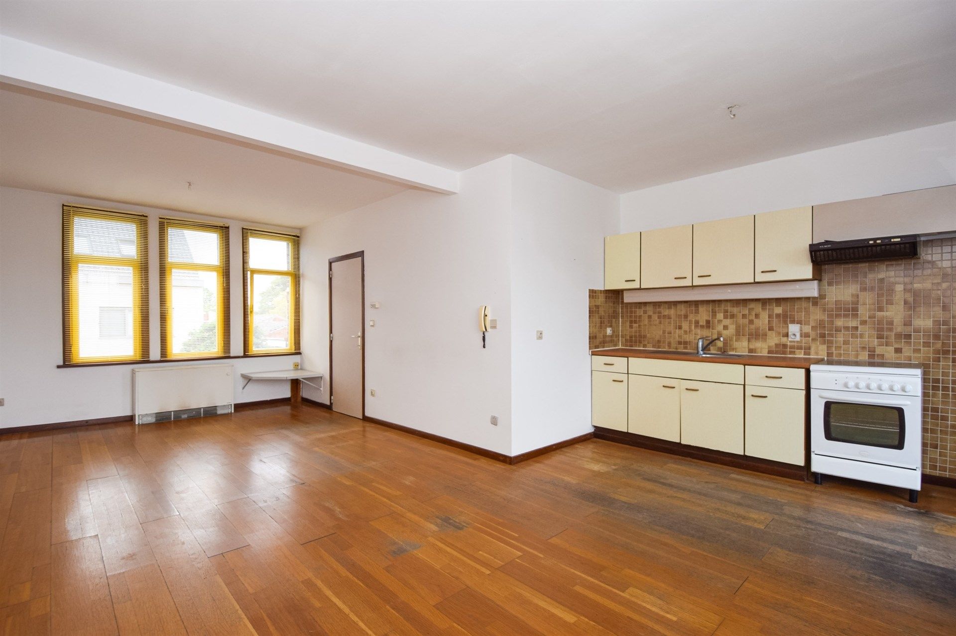 Uitstekend gelegen opbrengsteigendom bestaande uit handelsgelijkvloers + duplex appartement foto 11