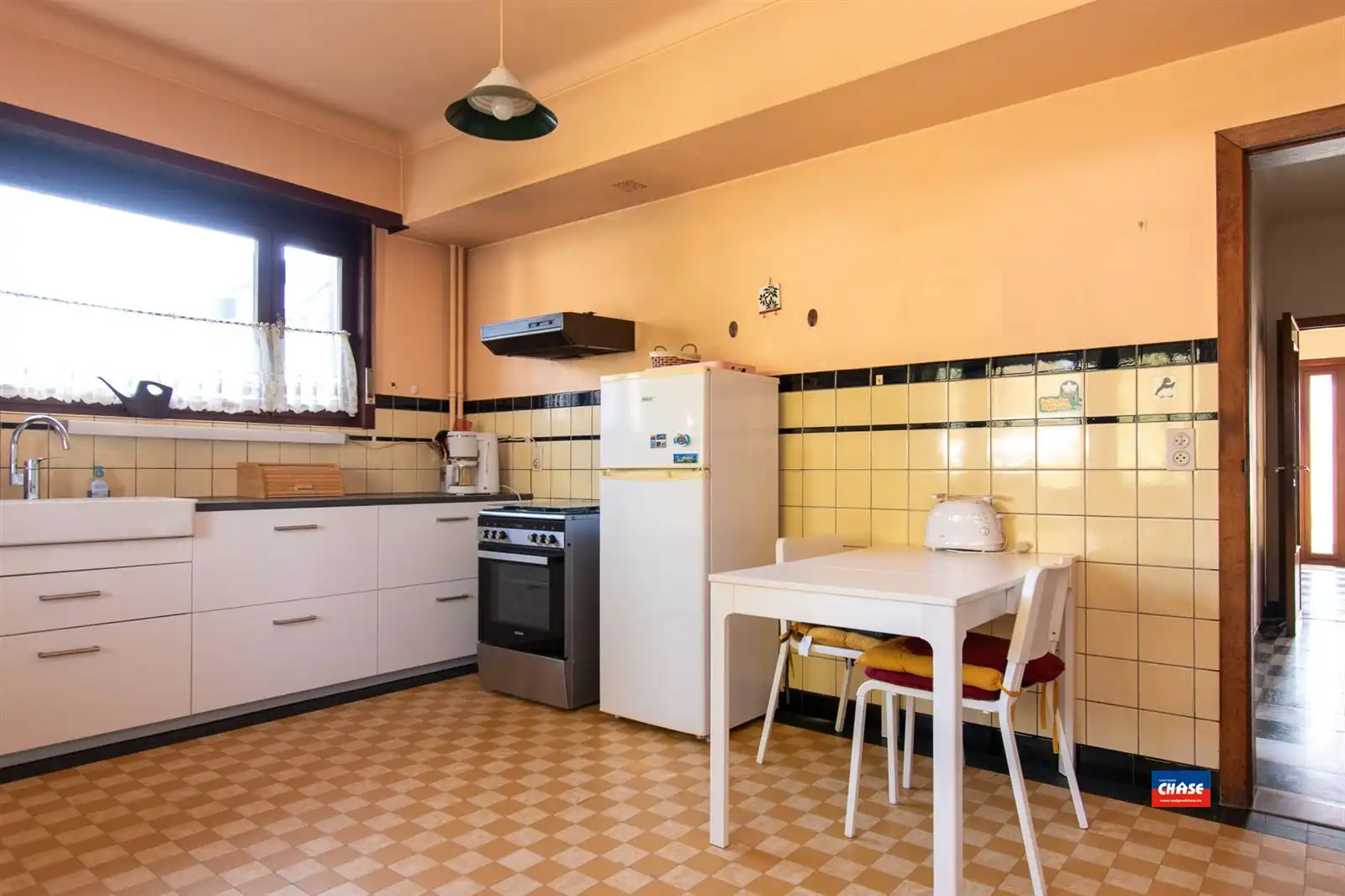 Ruime open gezinswoning met tuin en twee garageboxen  foto 14