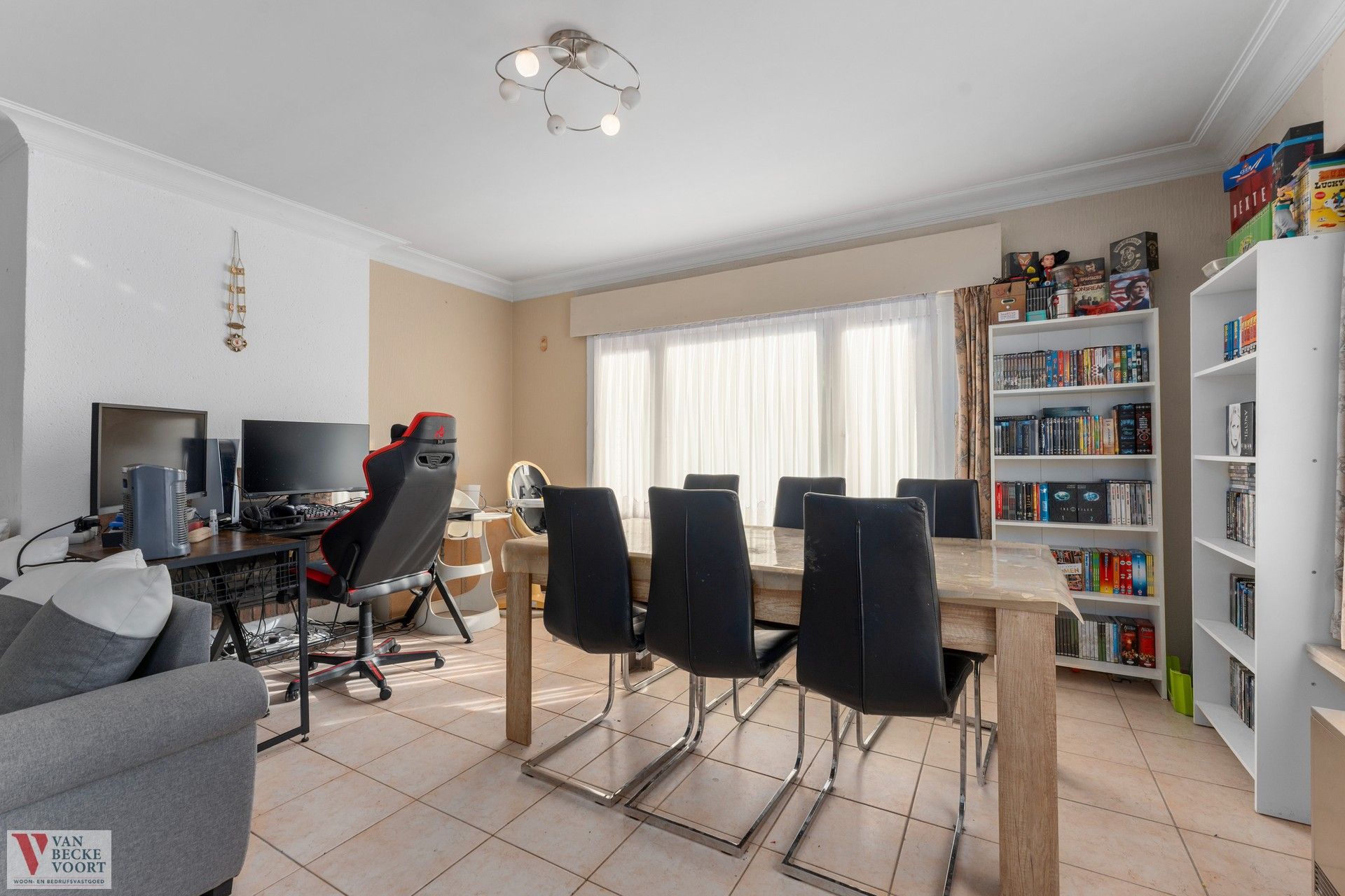 Halfopen woning opgedeeld in 2 units foto 3