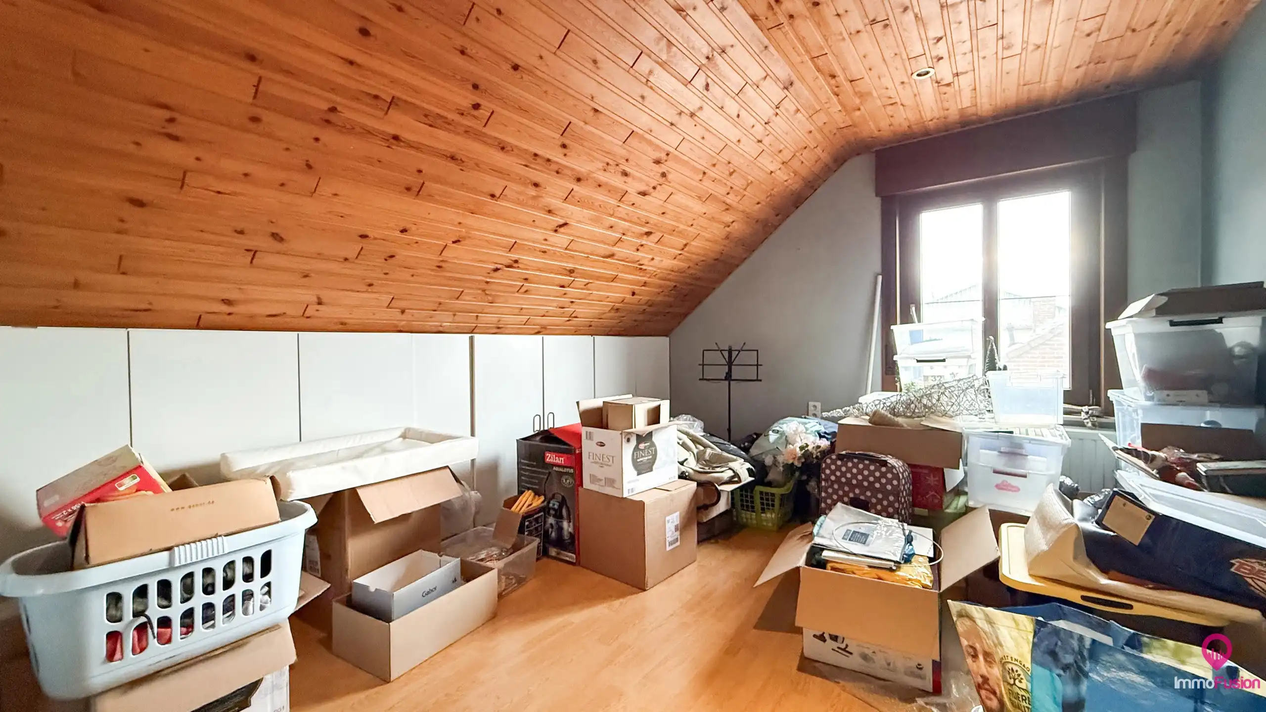 Prachtige landelijke woning met grote omheinde tuin en 3 slpk! foto 25