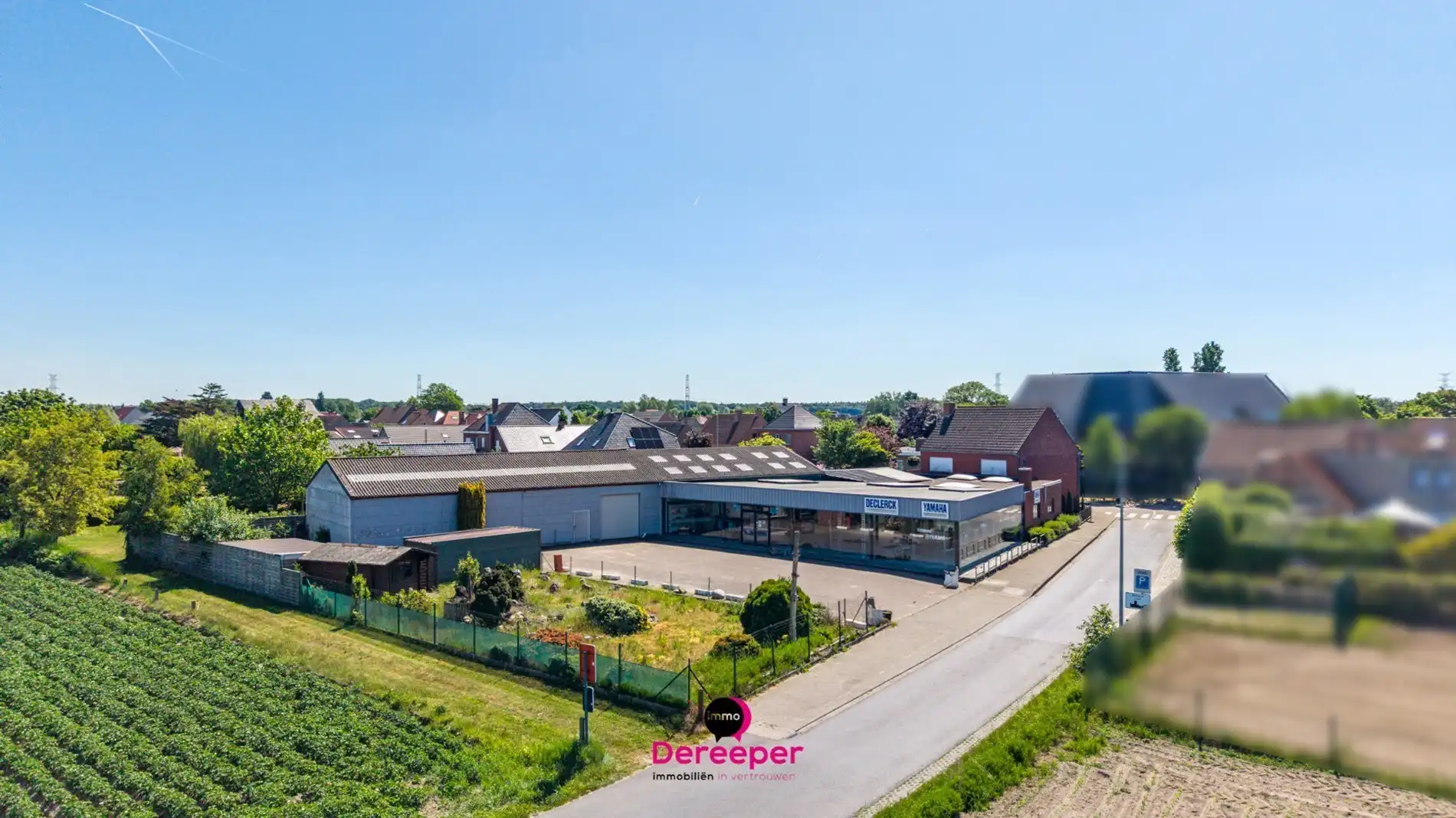 Commercieel pand met showroom, atelier, opslagplaatsen en woonst op toplocatie foto 2