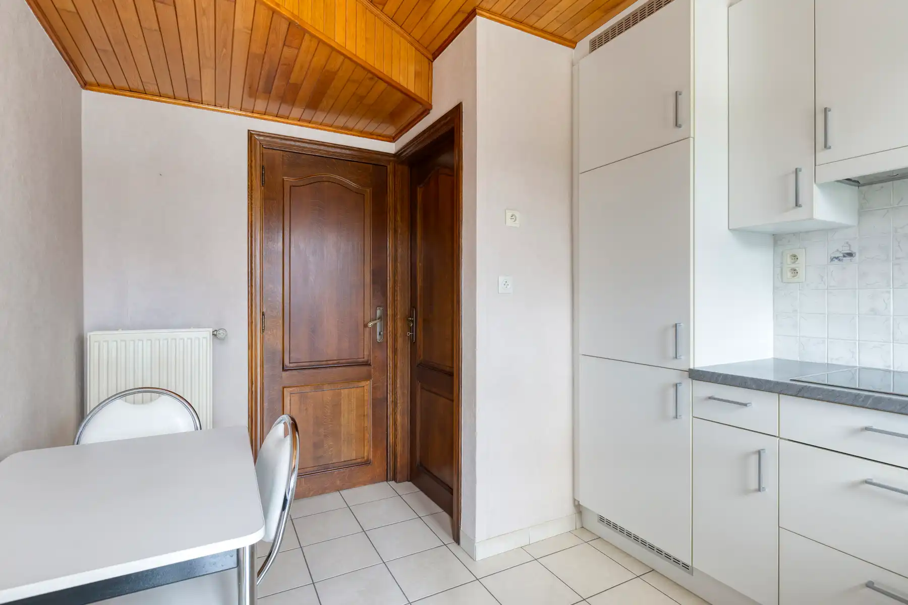 COMFORTABELE WONING MET TUIN, GARAGE EN 2 STAANPLAATSEN IN HET CENTRUM VAN ASSE! foto 8