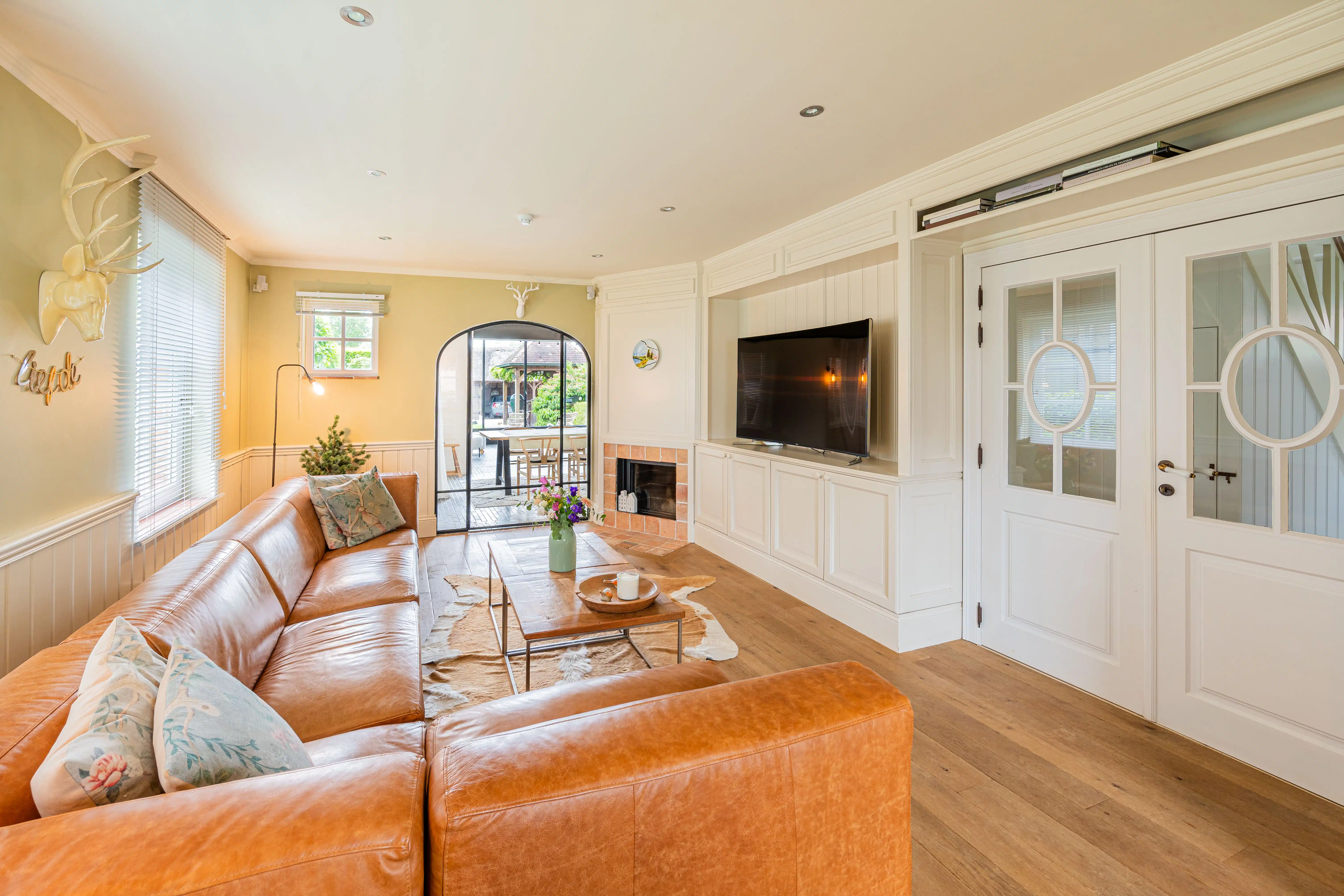 Exclusieve high-end gezinswoning prachtige tuin foto 15