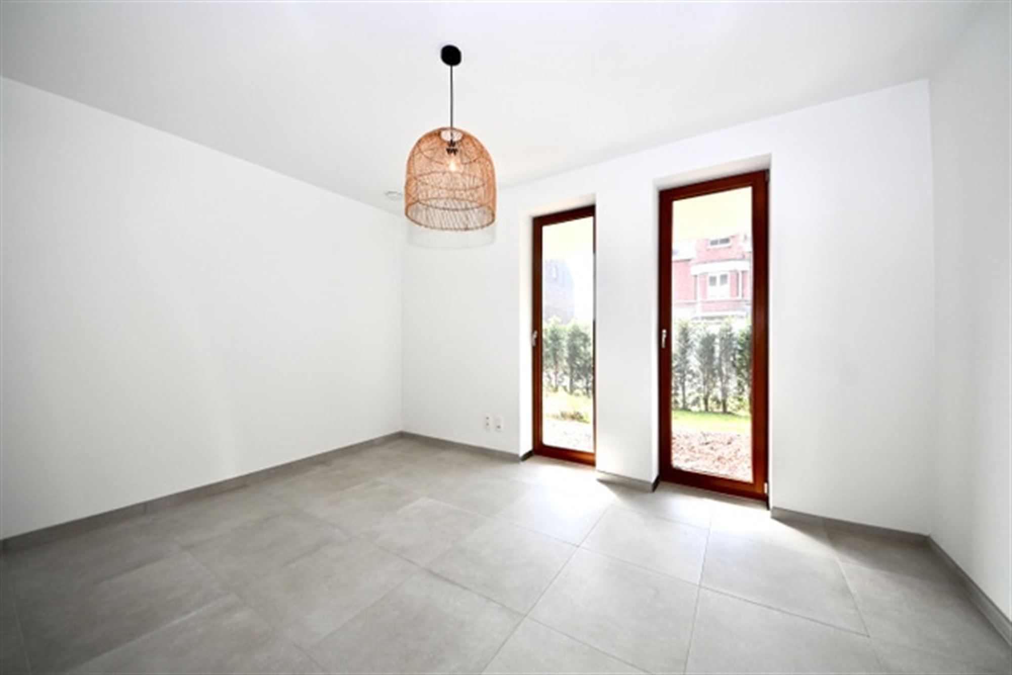 Appartement met 2 slaapkamers, tuin en staanplaats.  foto 7